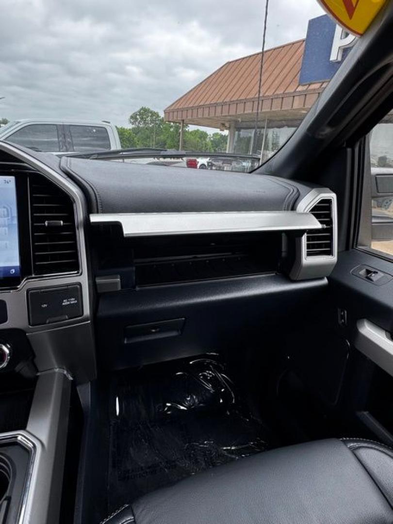 2022 White Metallic /Black Onyx Ford F-350SD Lariat (1FT8W3BT0NE) with an Power Stroke 6.7L V8 DI 32V OHV Turbodiesel engine, Automatic transmission, located at 1105 E Mulberry, Kaufman, TX, 75142, (972) 962-2151, 32.589550, -96.300926 - White Metallic 2022 Ford F-350SD 4D Crew Cab Lariat 4WD 10-Speed Automatic Power Stroke 6.7L V8 DI 32V OHV Turbodiesel 4WD.<br><br><br>Please call Paul Murrey Ford Inc. In Kaufman Texas A Family Dealership Since 1952 Serving the Dallas Fort Worth and East Texas areas for over 70 years. Please call 9 - Photo#18