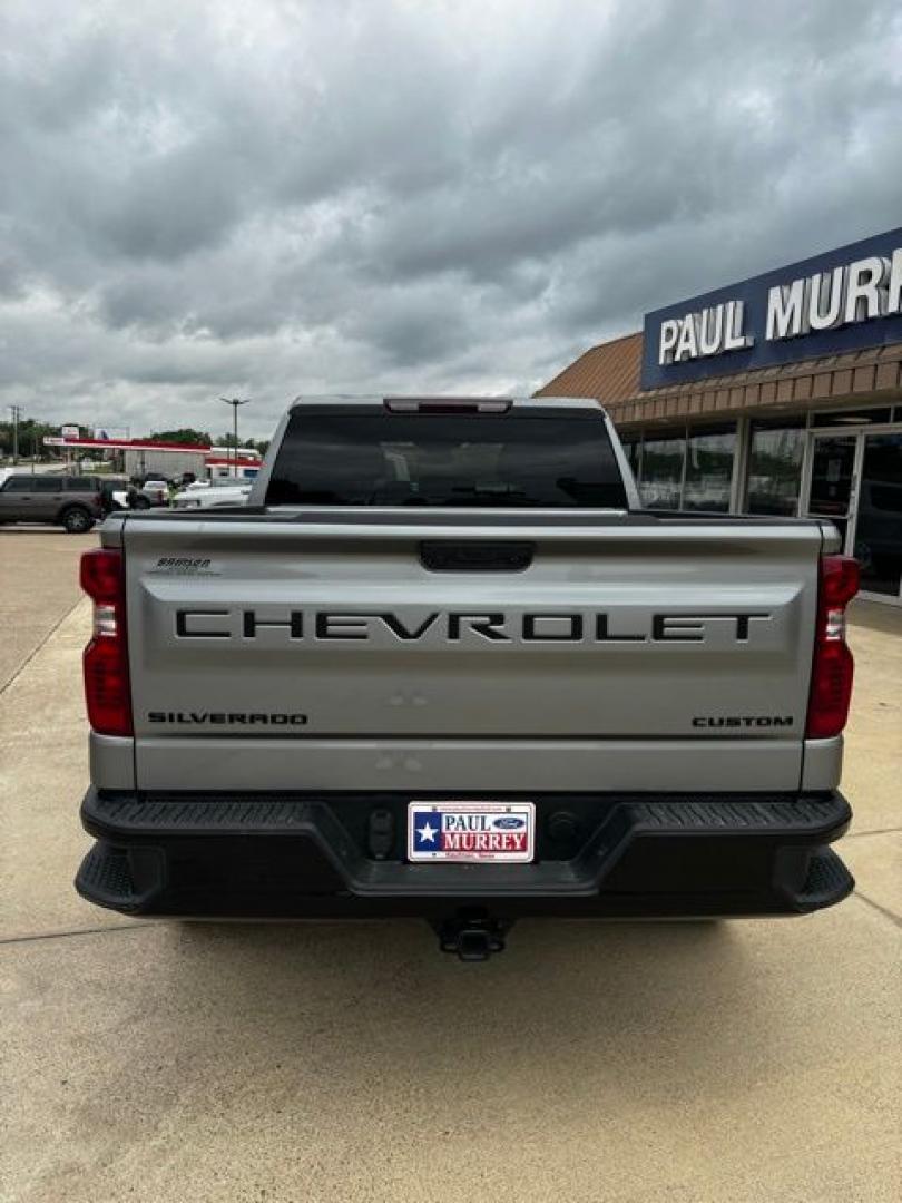 2024 Sterling Gray Metallic /Jet Black Chevrolet Silverado 1500 Custom Trail Boss (3GCPDCEK6RG) with an 2.7L I4 Turbocharged DOHC 16V LEV3-SULEV30 310hp engine, Automatic transmission, located at 1105 E Mulberry, Kaufman, TX, 75142, (972) 962-2151, 32.589550, -96.300926 - Sterling Gray Metallic 2024 Chevrolet Silverado 1500 4D Crew Cab Custom Trail Boss 4WD 8-Speed Automatic 2.7L I4 Turbocharged DOHC 16V LEV3-SULEV30 310hp Tow Hitch, Pass Through Rear Split Bench Seat, 8-Speed Automatic, 4WD, Jet Black Cloth.<br><br><br>Please call Paul Murrey Ford Inc. In Kaufman Te - Photo#4