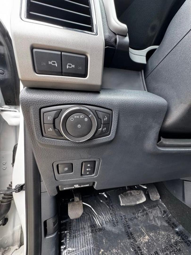 2022 White Metallic /Black Onyx Ford F-350SD Lariat (1FT8W3BT0NE) with an Power Stroke 6.7L V8 DI 32V OHV Turbodiesel engine, Automatic transmission, located at 1105 E Mulberry, Kaufman, TX, 75142, (972) 962-2151, 32.589550, -96.300926 - White Metallic 2022 Ford F-350SD 4D Crew Cab Lariat 4WD 10-Speed Automatic Power Stroke 6.7L V8 DI 32V OHV Turbodiesel 4WD.<br><br><br>Please call Paul Murrey Ford Inc. In Kaufman Texas A Family Dealership Since 1952 Serving the Dallas Fort Worth and East Texas areas for over 70 years. Please call 9 - Photo#17