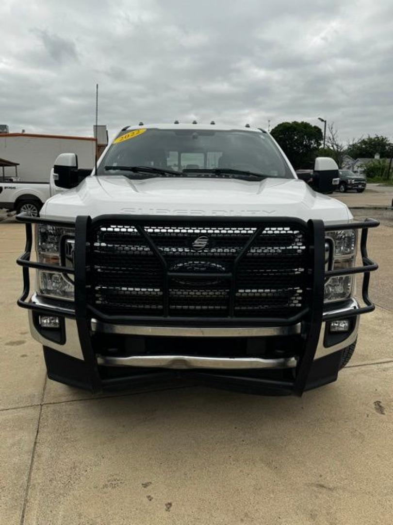 2022 White Metallic /Black Onyx Ford F-350SD Lariat (1FT8W3BT0NE) with an Power Stroke 6.7L V8 DI 32V OHV Turbodiesel engine, Automatic transmission, located at 1105 E Mulberry, Kaufman, TX, 75142, (972) 962-2151, 32.589550, -96.300926 - White Metallic 2022 Ford F-350SD 4D Crew Cab Lariat 4WD 10-Speed Automatic Power Stroke 6.7L V8 DI 32V OHV Turbodiesel 4WD.<br><br><br>Please call Paul Murrey Ford Inc. In Kaufman Texas A Family Dealership Since 1952 Serving the Dallas Fort Worth and East Texas areas for over 70 years. Please call 9 - Photo#7