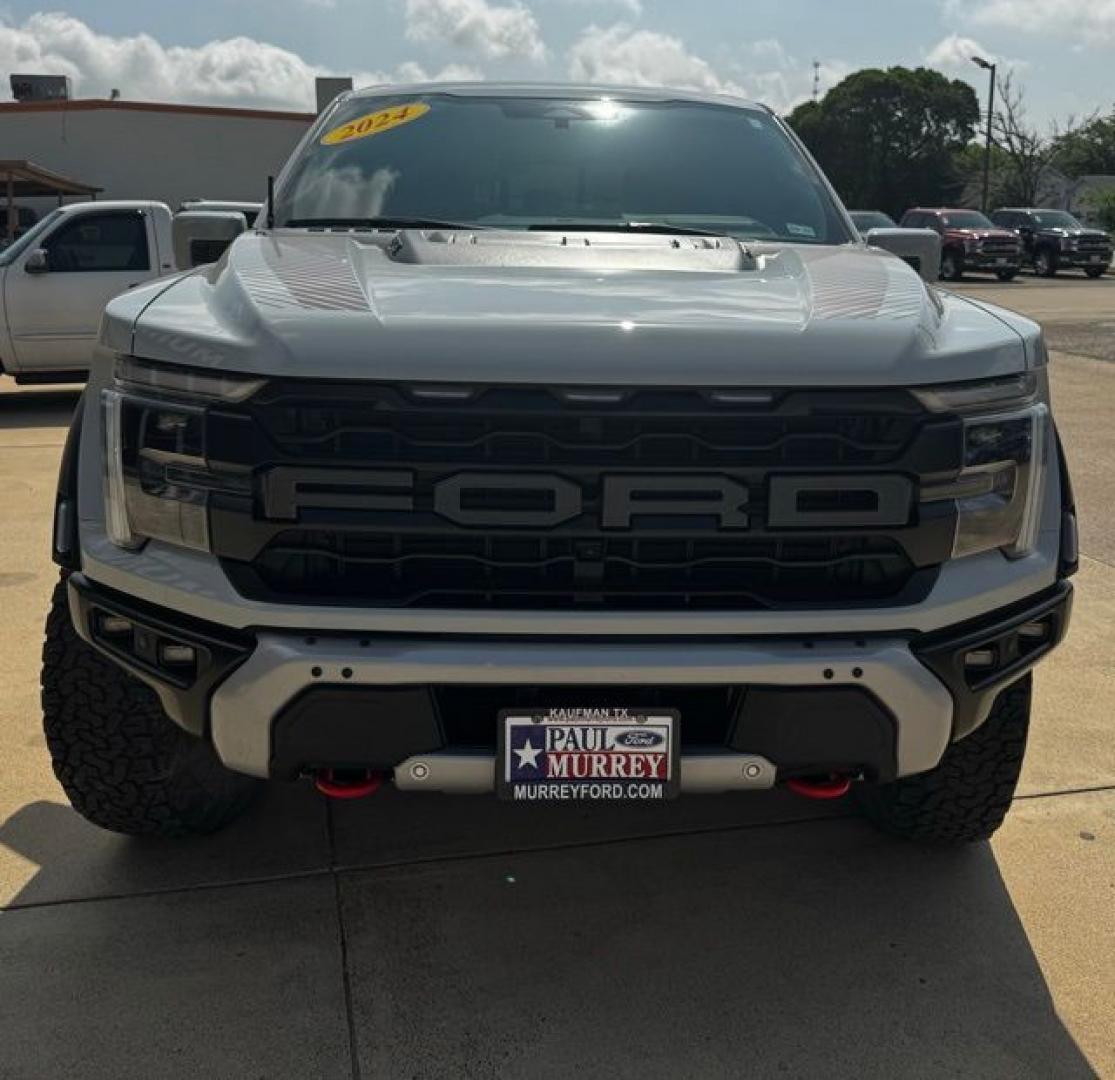 2024 Avalanche /Black Ford F-150 Raptor (1FTFW1RGXRF) with an 3.5L V6 EcoBoost engine, Automatic transmission, located at 1105 E Mulberry, Kaufman, TX, 75142, (972) 962-2151, 32.589550, -96.300926 - Avalanche 2024 Ford F-150 4D SuperCrew Raptor 4WD 10-Speed Automatic 3.5L V6 EcoBoost 4WD.<br><br><br>Recent Arrival! Odometer is 8871 miles below market average!<br><br><br>Please call Paul Murrey Ford Inc. In Kaufman Texas A Family Dealership Since 1952 Serving the Dallas Fort Worth and East Texas - Photo#8