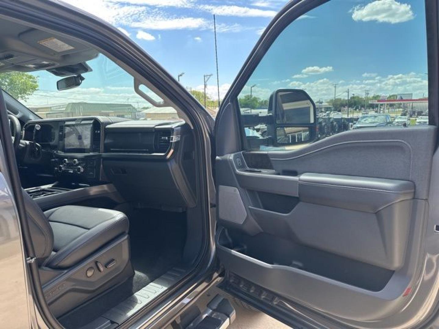 2026 Carbonized Gray Metallic /Black Onyx Ford F-250SD Lariat (1FT8W2BT3TE) with an Power Stroke 6.7L V8 DI 32V OHV Turbodiesel engine, Automatic transmission, located at 1105 E Mulberry, Kaufman, TX, 75142, (972) 962-2151, 32.589550, -96.300926 - 4WD.<br>Carbonized Gray Metallic 2026 Ford F-250SD 4D Crew Cab Lariat 4WD 10-Speed Automatic Power Stroke 6.7L V8 DI 32V OHV Turbodiesel - Photo#13