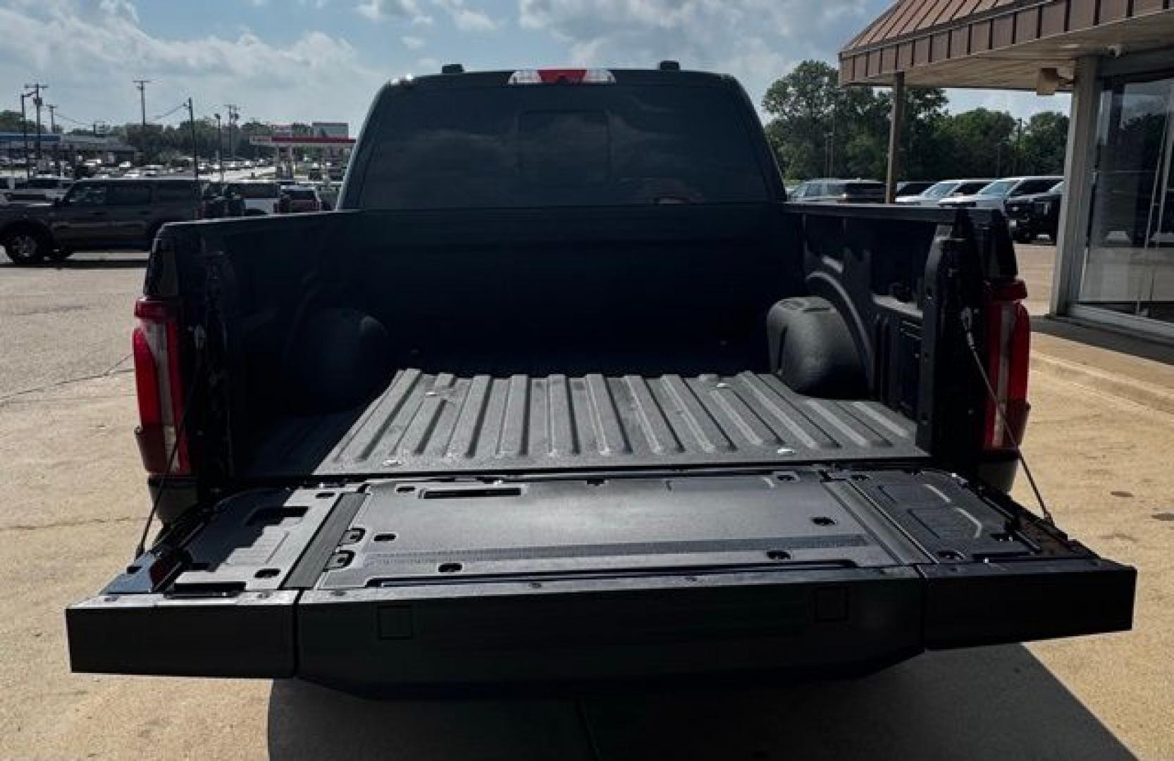 2025 Black Metallic /Blue Ford F-150 Platinum (1FTFW7L86SF) with an 3.5L V6 EcoBoost engine, Automatic transmission, located at 1105 E Mulberry, Kaufman, TX, 75142, (972) 962-2151, 32.589550, -96.300926 - Black Metallic 2025 Ford F-150 4D SuperCrew Platinum 4WD 10-Speed Automatic 3.5L V6 EcoBoost 4WD, Speed control. Priced below KBB Fair Purchase Price!<br><br><br>Odometer is 1490 miles below market average!<br><br><br>Please call Paul Murrey Ford Inc. In Kaufman Texas A Family Dealership Since 1952 - Photo#5