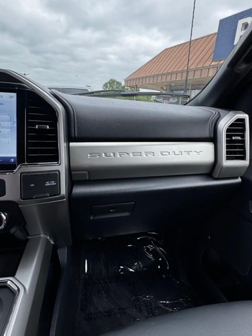 2022 White Metallic /Black Onyx Ford F-350SD Lariat (1FT8W3BT0NE) with an Power Stroke 6.7L V8 DI 32V OHV Turbodiesel engine, Automatic transmission, located at 1105 E Mulberry, Kaufman, TX, 75142, (972) 962-2151, 32.589550, -96.300926 - White Metallic 2022 Ford F-350SD 4D Crew Cab Lariat 4WD 10-Speed Automatic Power Stroke 6.7L V8 DI 32V OHV Turbodiesel 4WD.<br><br><br>Please call Paul Murrey Ford Inc. In Kaufman Texas A Family Dealership Since 1952 Serving the Dallas Fort Worth and East Texas areas for over 70 years. Please call 9 - Photo#20