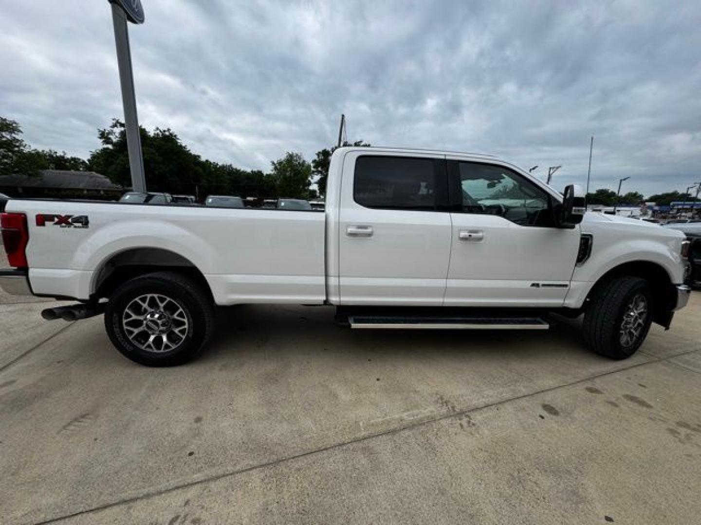 2022 White Metallic /Black Onyx Ford F-350SD Lariat (1FT8W3BT0NE) with an Power Stroke 6.7L V8 DI 32V OHV Turbodiesel engine, Automatic transmission, located at 1105 E Mulberry, Kaufman, TX, 75142, (972) 962-2151, 32.589550, -96.300926 - White Metallic 2022 Ford F-350SD 4D Crew Cab Lariat 4WD 10-Speed Automatic Power Stroke 6.7L V8 DI 32V OHV Turbodiesel 4WD.<br><br><br>Please call Paul Murrey Ford Inc. In Kaufman Texas A Family Dealership Since 1952 Serving the Dallas Fort Worth and East Texas areas for over 70 years. Please call 9 - Photo#6