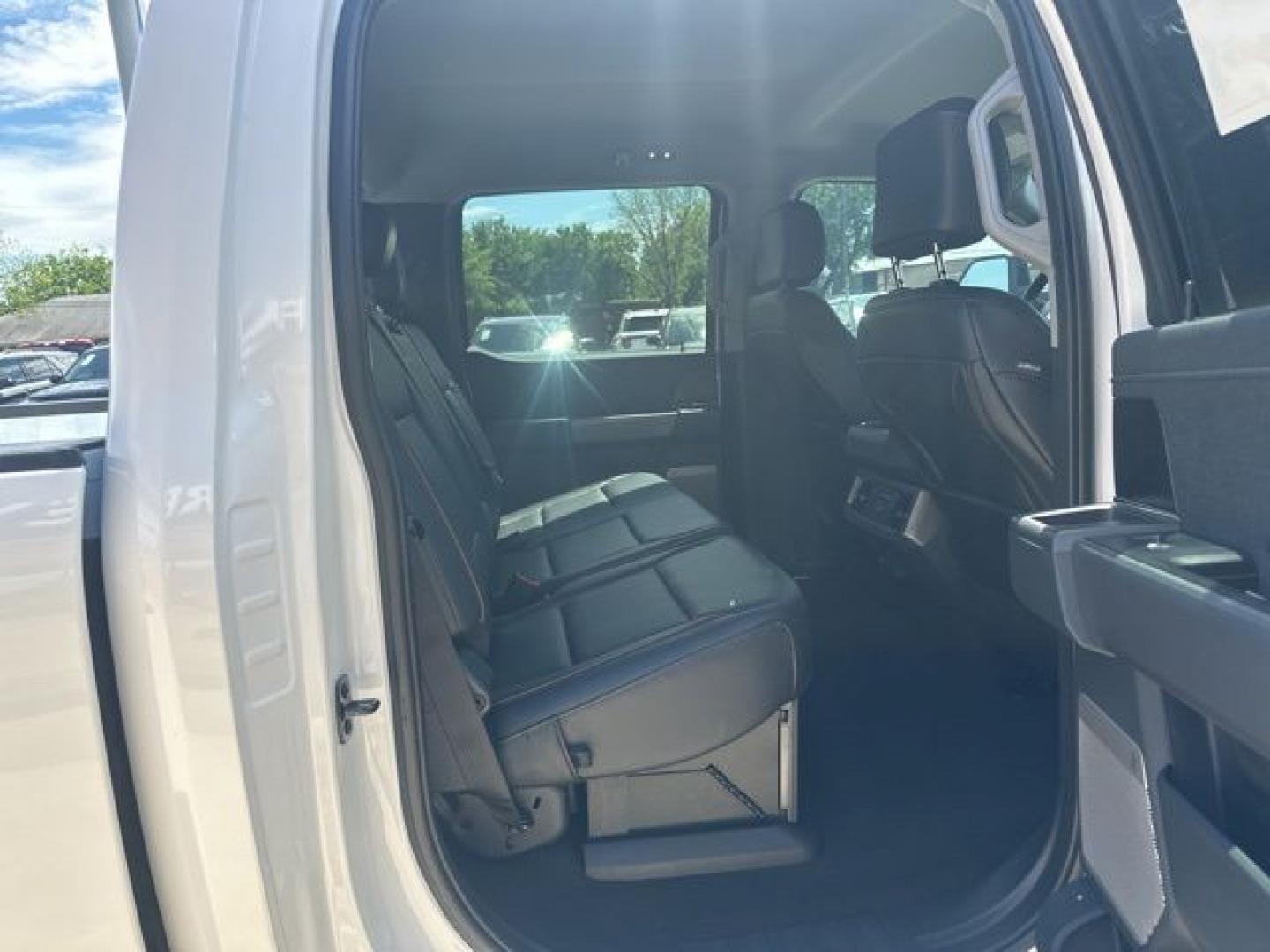 2026 Oxford White /Black Onyx Ford F-250SD Lariat (1FT8W2BT1TE) with an Power Stroke 6.7L V8 DI 32V OHV Turbodiesel engine, Automatic transmission, located at 1105 E Mulberry, Kaufman, TX, 75142, (972) 962-2151, 32.589550, -96.300926 - 4WD.<br>Oxford White 2026 Ford F-250SD 4D Crew Cab Lariat 4WD 10-Speed Automatic Power Stroke 6.7L V8 DI 32V OHV Turbodiesel - Photo#13