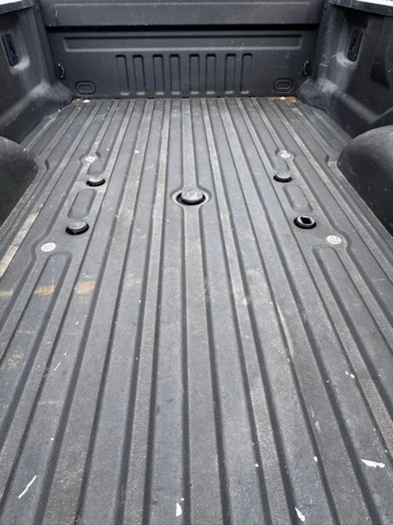 2022 White Metallic /Black Onyx Ford F-350SD Lariat (1FT8W3BT0NE) with an Power Stroke 6.7L V8 DI 32V OHV Turbodiesel engine, Automatic transmission, located at 1105 E Mulberry, Kaufman, TX, 75142, (972) 962-2151, 32.589550, -96.300926 - White Metallic 2022 Ford F-350SD 4D Crew Cab Lariat 4WD 10-Speed Automatic Power Stroke 6.7L V8 DI 32V OHV Turbodiesel 4WD.<br><br><br>Please call Paul Murrey Ford Inc. In Kaufman Texas A Family Dealership Since 1952 Serving the Dallas Fort Worth and East Texas areas for over 70 years. Please call 9 - Photo#9