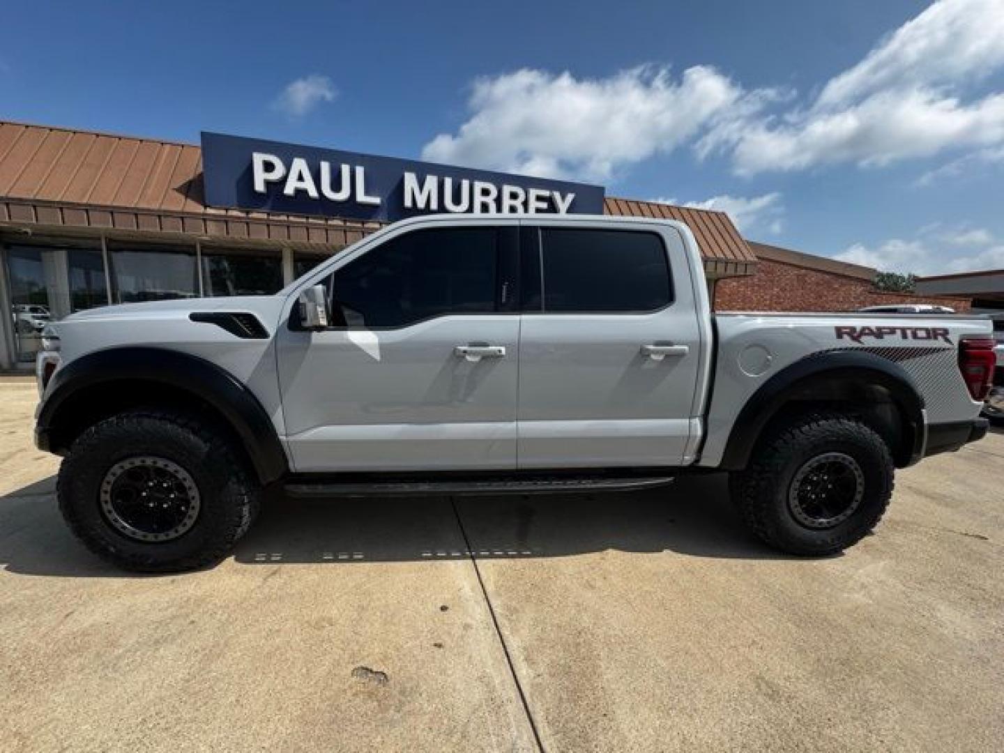 2024 Avalanche /Black Ford F-150 Raptor (1FTFW1RGXRF) with an 3.5L V6 EcoBoost engine, Automatic transmission, located at 1105 E Mulberry, Kaufman, TX, 75142, (972) 962-2151, 32.589550, -96.300926 - Avalanche 2024 Ford F-150 4D SuperCrew Raptor 4WD 10-Speed Automatic 3.5L V6 EcoBoost 4WD.<br><br><br>Recent Arrival! Odometer is 8871 miles below market average!<br><br><br>Please call Paul Murrey Ford Inc. In Kaufman Texas A Family Dealership Since 1952 Serving the Dallas Fort Worth and East Texas - Photo#10