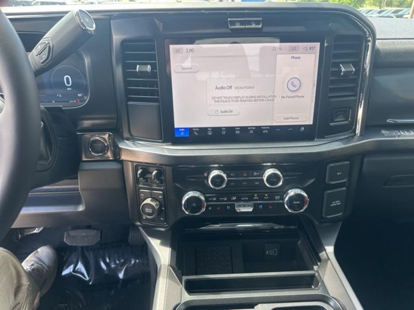 2026 Oxford White /Black Onyx Ford F-250SD Lariat (1FT8W2BT1TE) with an Power Stroke 6.7L V8 DI 32V OHV Turbodiesel engine, Automatic transmission, located at 1105 E Mulberry, Kaufman, TX, 75142, (972) 962-2151, 32.589550, -96.300926 - 4WD.<br>Oxford White 2026 Ford F-250SD 4D Crew Cab Lariat 4WD 10-Speed Automatic Power Stroke 6.7L V8 DI 32V OHV Turbodiesel - Photo#6