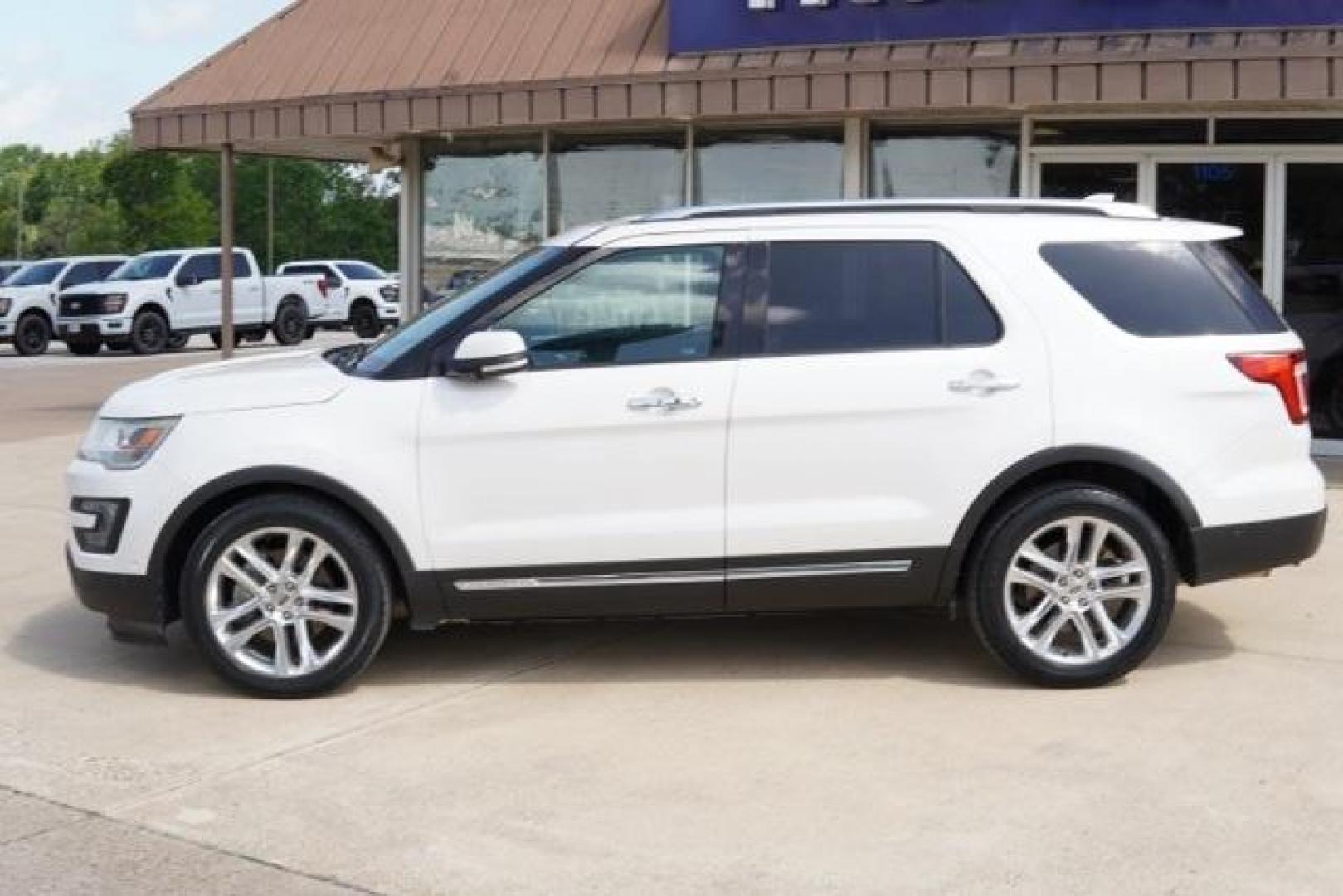 2016 White Platinum Clearcoat Metallic /Medium Light Camel Ford Explorer Limited (1FM5K7F82GG) with an 3.5L V6 Ti-VCT engine, Automatic transmission, located at 1105 E Mulberry, Kaufman, TX, 75142, (972) 962-2151, 32.589550, -96.300926 - Photo#1