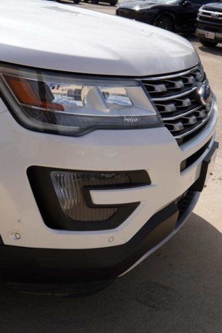 2016 White Platinum Clearcoat Metallic /Medium Light Camel Ford Explorer Limited (1FM5K7F82GG) with an 3.5L V6 Ti-VCT engine, Automatic transmission, located at 1105 E Mulberry, Kaufman, TX, 75142, (972) 962-2151, 32.589550, -96.300926 - Photo#7