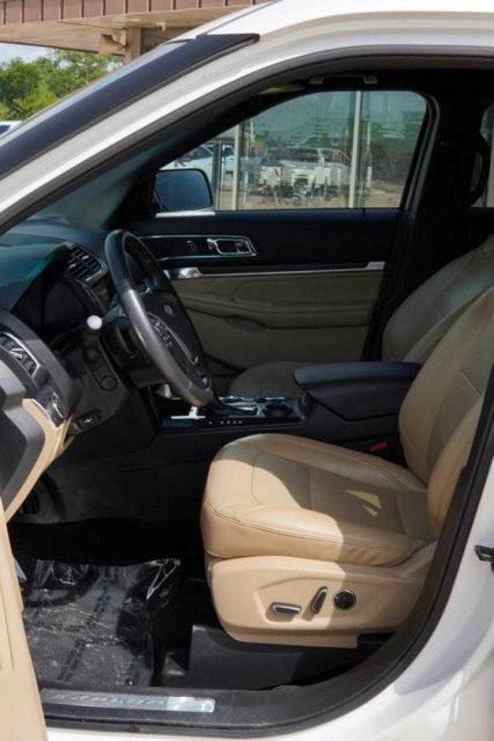 2016 White Platinum Clearcoat Metallic /Medium Light Camel Ford Explorer Limited (1FM5K7F82GG) with an 3.5L V6 Ti-VCT engine, Automatic transmission, located at 1105 E Mulberry, Kaufman, TX, 75142, (972) 962-2151, 32.589550, -96.300926 - Photo#9