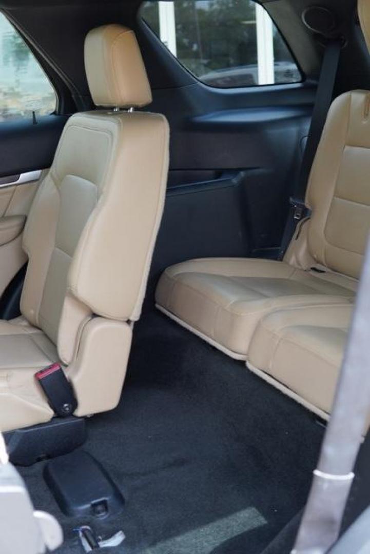2016 White Platinum Clearcoat Metallic /Medium Light Camel Ford Explorer Limited (1FM5K7F82GG) with an 3.5L V6 Ti-VCT engine, Automatic transmission, located at 1105 E Mulberry, Kaufman, TX, 75142, (972) 962-2151, 32.589550, -96.300926 - Photo#23