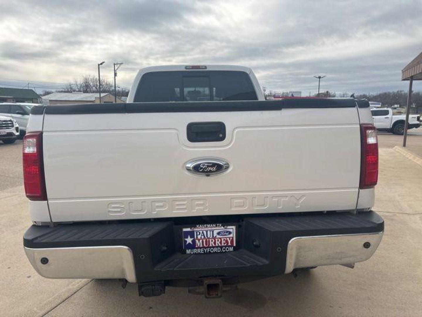 2016 White Platinum Clearcoat Metallic /Black Ford F-350SD Lariat (1FT8W3BT1GE) with an Power Stroke 6.7L V8 DI 32V OHV Turbodiesel engine, Automatic transmission, located at 1105 E Mulberry, Kaufman, TX, 75142, (972) 962-2151, 32.589550, -96.300926 - White Platinum Clearcoat Metallic 2016 Ford F-350SD 4D Crew Cab Lariat 4WD TorqShift 6-Speed Automatic Power Stroke 6.7L V8 DI 32V OHV Turbodiesel 4WD.<br><br><br>Odometer is 38623 miles below market average!<br><br>Awards:<br> * 2016 KBB.com Brand Image Awards go<br>Please call Paul Murrey Ford In - Photo#3