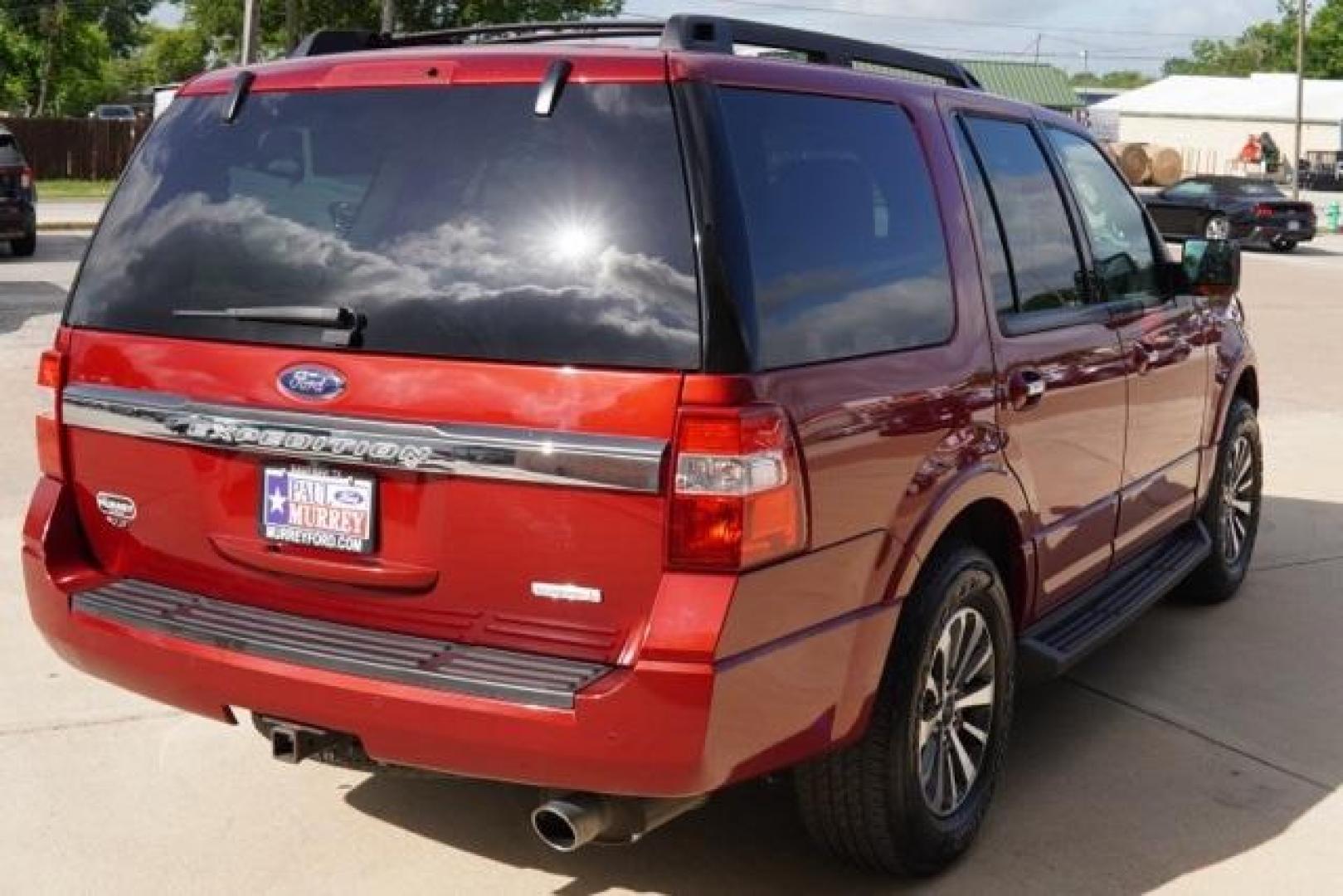2017 Ruby Red Metallic /Dune Ford Expedition XLT (1FMJU1HT7HE) with an EcoBoost 3.5L V6 GTDi DOHC 24V Twin Turbocharged engine, Automatic transmission, located at 1105 E Mulberry, Kaufman, TX, 75142, (972) 962-2151, 32.589550, -96.300926 - Ruby Red Metallic 2017 Ford Expedition 4D Sport Utility XLT RWD 6-Speed Automatic EcoBoost 3.5L V6 GTDi DOHC 24V Twin Turbocharged<br><br><br>Recent Arrival! Odometer is 51810 miles below market average!<br><br>Awards:<br> * 2017 KBB.com 10 Most Awarded Brands * 2017 KBB.com Brand Image Awards<br - Photo#5