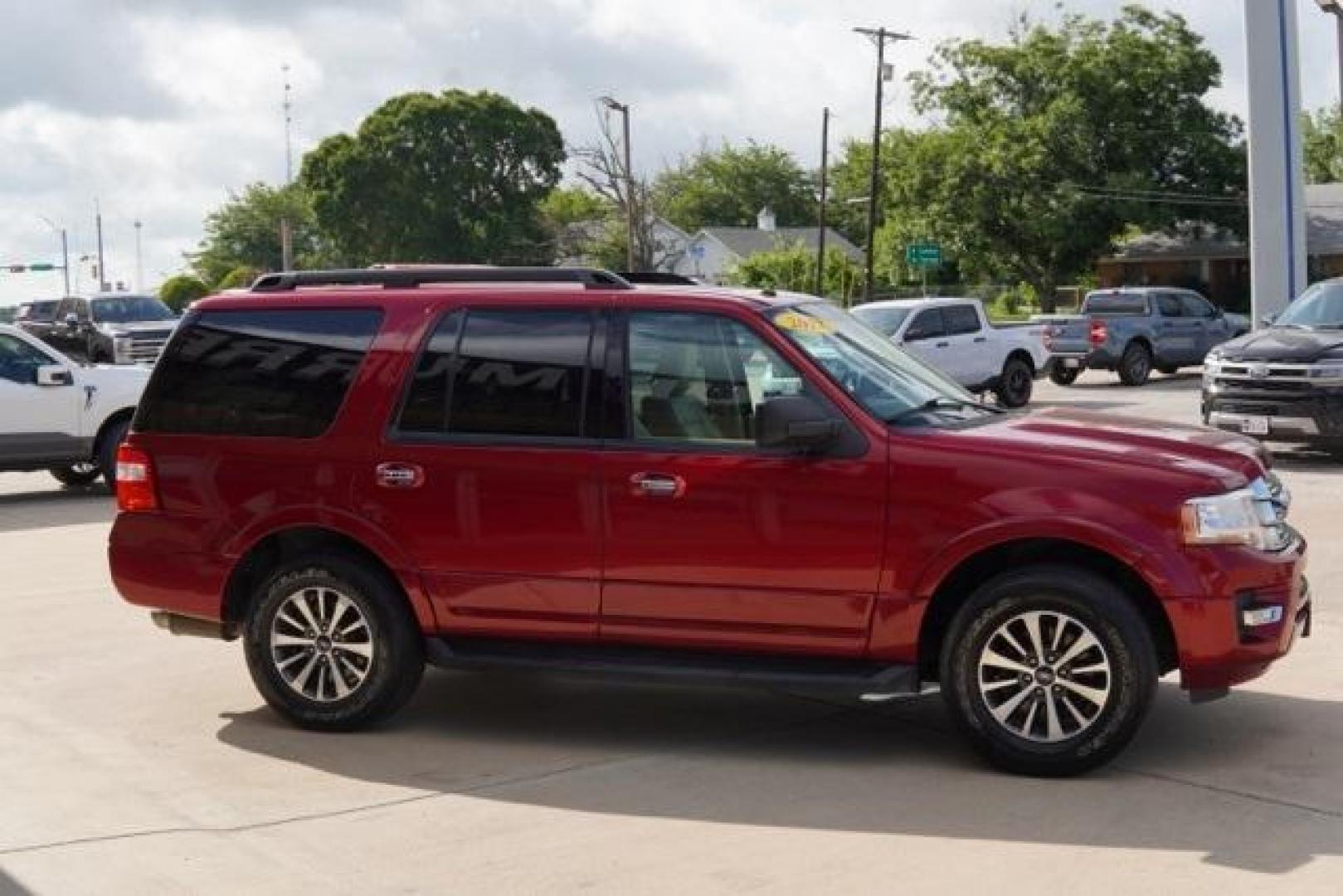 2017 Ruby Red Metallic /Dune Ford Expedition XLT (1FMJU1HT7HE) with an EcoBoost 3.5L V6 GTDi DOHC 24V Twin Turbocharged engine, Automatic transmission, located at 1105 E Mulberry, Kaufman, TX, 75142, (972) 962-2151, 32.589550, -96.300926 - Ruby Red Metallic 2017 Ford Expedition 4D Sport Utility XLT RWD 6-Speed Automatic EcoBoost 3.5L V6 GTDi DOHC 24V Twin Turbocharged<br><br><br>Recent Arrival! Odometer is 51810 miles below market average!<br><br>Awards:<br> * 2017 KBB.com 10 Most Awarded Brands * 2017 KBB.com Brand Image Awards<br - Photo#6