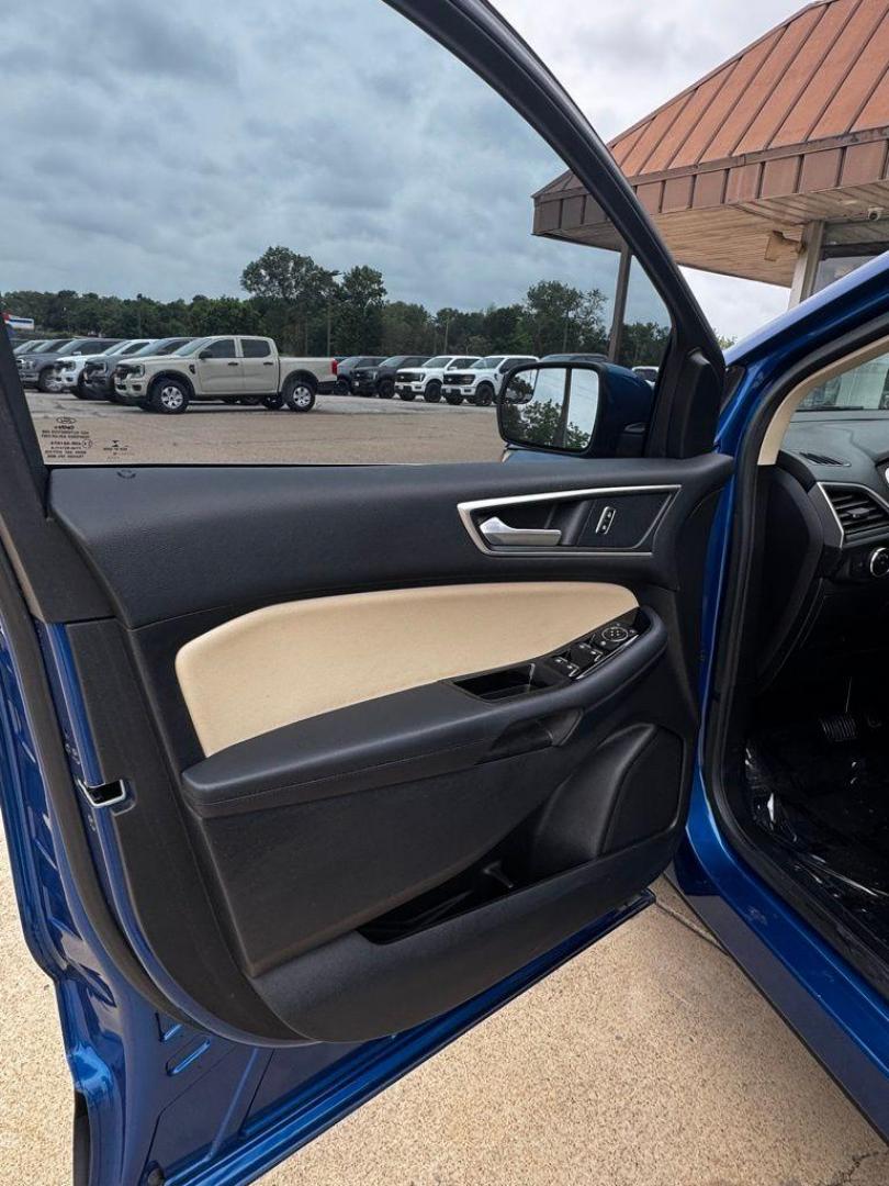 2018 Lightning Blue /Dune Ford Edge SEL (2FMPK3J90JB) with an EcoBoost 2.0L I4 GTDi DOHC Turbocharged VCT engine, Automatic transmission, located at 1105 E Mulberry, Kaufman, TX, 75142, (972) 962-2151, 32.589550, -96.300926 - Lightning Blue 2018 Ford Edge 4D Sport Utility SEL FWD 6-Speed Automatic EcoBoost 2.0L I4 GTDi DOHC Turbocharged VCT<br><br><br>Recent Arrival! 20/29 City/Highway MPG<br><br>Awards:<br> * 2018 KBB.com Brand Image Awards * 2018 KBB.com 10 Most Awarded Brands<br>Please call Paul Murrey Ford Inc. In - Photo#8