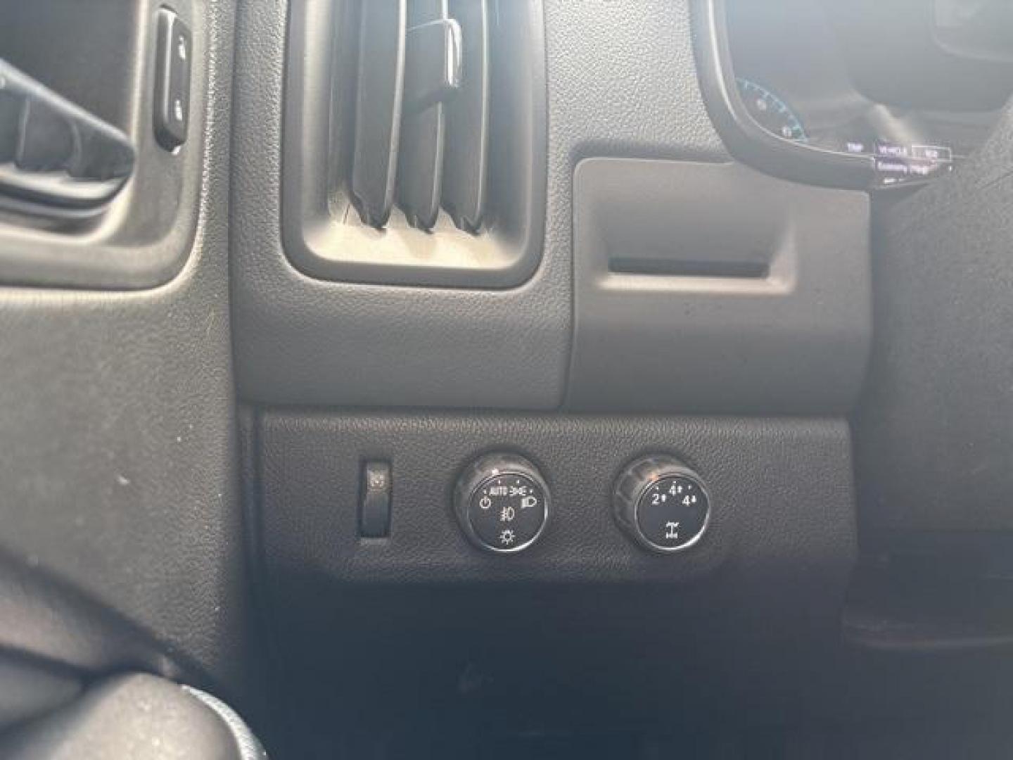 2015 Summit White /Black Chevrolet Colorado Z71 (1GCGTCE32F1) with an 3.6L V6 DGI DOHC VVT engine, Automatic transmission, located at 1105 E Mulberry, Kaufman, TX, 75142, (972) 962-2151, 32.589550, -96.300926 - Summit White 2015 Chevrolet Colorado 4D Crew Cab Z71 4WD 6-Speed Automatic 3.6L V6 DGI DOHC VVT 4WD.<br><br><br>Recent Arrival!<br><br>Awards:<br> * 2015 KBB.com Best Resale Value Awards * 2015 KBB.com Best Buy Awards Finalist<br>Please call Paul Murrey Ford Inc. In Kaufman Texas A Family Dealers - Photo#25