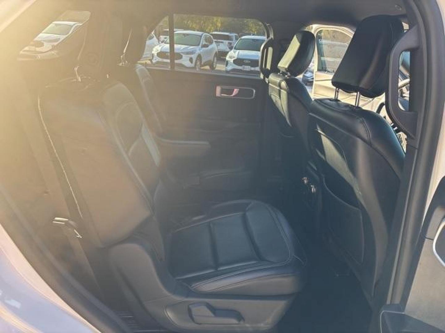 2020 White /Ebony With Light Slate Uppers Ford Explorer XLT (1FMSK7DH8LG) with an 2.3L EcoBoost I-4 engine, Automatic transmission, located at 1105 E Mulberry, Kaufman, TX, 75142, (972) 962-2151, 32.589550, -96.300926 - White 2020 Ford Explorer 4D Sport Utility XLT RWD 10-Speed Automatic 2.3L EcoBoost I-4<br><br><br>21/28 City/Highway MPG<br><br>Awards:<br> * 2020 KBB.com 10 Best SUVs Worth Waiting For * 2020 KBB.com 10 Favorite New-for-2020 Cars<br>Please call Paul Murrey Ford Inc. In Kaufman Texas A Family Dea - Photo#20