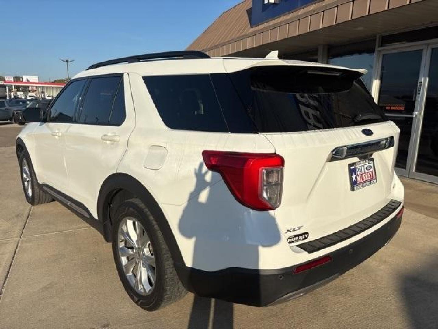2020 White /Ebony With Light Slate Uppers Ford Explorer XLT (1FMSK7DH8LG) with an 2.3L EcoBoost I-4 engine, Automatic transmission, located at 1105 E Mulberry, Kaufman, TX, 75142, (972) 962-2151, 32.589550, -96.300926 - White 2020 Ford Explorer 4D Sport Utility XLT RWD 10-Speed Automatic 2.3L EcoBoost I-4<br><br><br>21/28 City/Highway MPG<br><br>Awards:<br> * 2020 KBB.com 10 Best SUVs Worth Waiting For * 2020 KBB.com 10 Favorite New-for-2020 Cars<br>Please call Paul Murrey Ford Inc. In Kaufman Texas A Family Dea - Photo#3