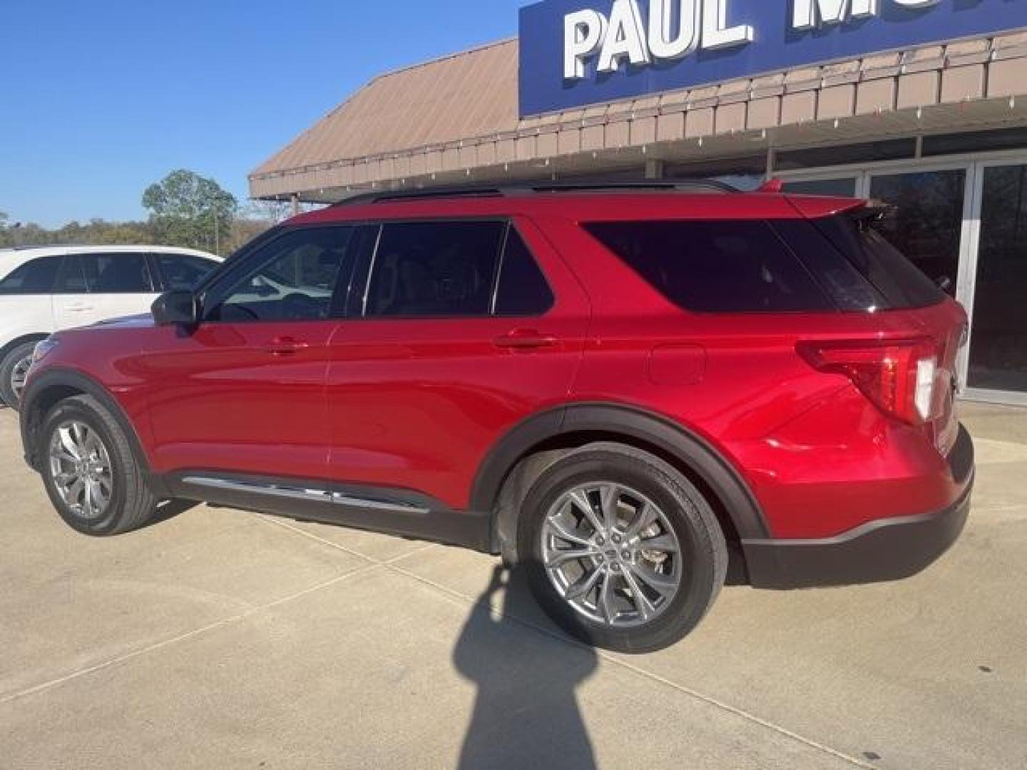 2020 Red /Sandstone Ford Explorer XLT (1FMSK7DH0LG) with an 2.3L EcoBoost I-4 engine, Automatic transmission, located at 1105 E Mulberry, Kaufman, TX, 75142, (972) 962-2151, 32.589550, -96.300926 - Red 2020 Ford Explorer 4D Sport Utility XLT RWD 10-Speed Automatic 2.3L EcoBoost I-4<br><br><br>21/28 City/Highway MPG<br><br>Awards:<br> * 2020 KBB.com 10 Favorite New-for-2020 Cars * 2020 KBB.com 10 Best SUVs Worth Waiting For<br>Please call Paul Murrey Ford Inc. In Kaufman Texas A Family Deale - Photo#3