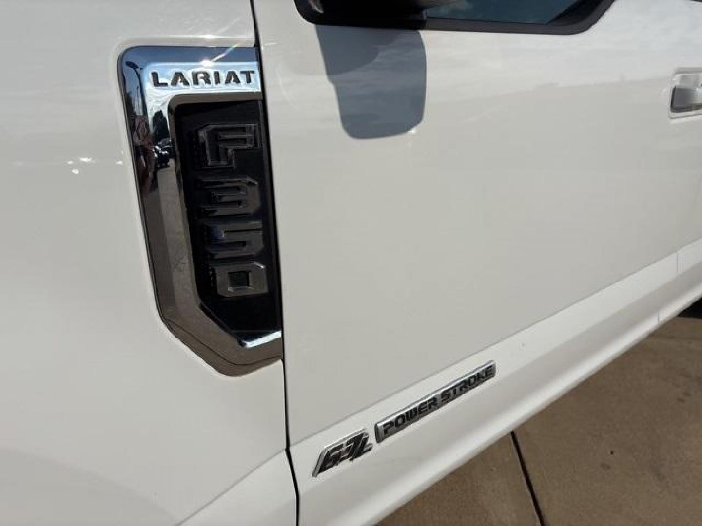 2020 Oxford White /Black Ford F-350SD Lariat (1FT8W3BT6LE) with an Power Stroke 6.7L V8 DI 32V OHV Turbodiesel engine, Automatic transmission, located at 1105 E Mulberry, Kaufman, TX, 75142, (972) 962-2151, 32.589550, -96.300926 - Oxford White 2020 Ford F-350SD 4D Crew Cab Lariat 4WD 10-Speed Automatic Power Stroke 6.7L V8 DI 32V OHV Turbodiesel 4WD.<br><br><br>Please call Paul Murrey Ford Inc. In Kaufman Texas A Family Dealership Since 1952 Serving the Dallas Fort Worth and East Texas areas for over 70 years. Please call 972 - Photo#7