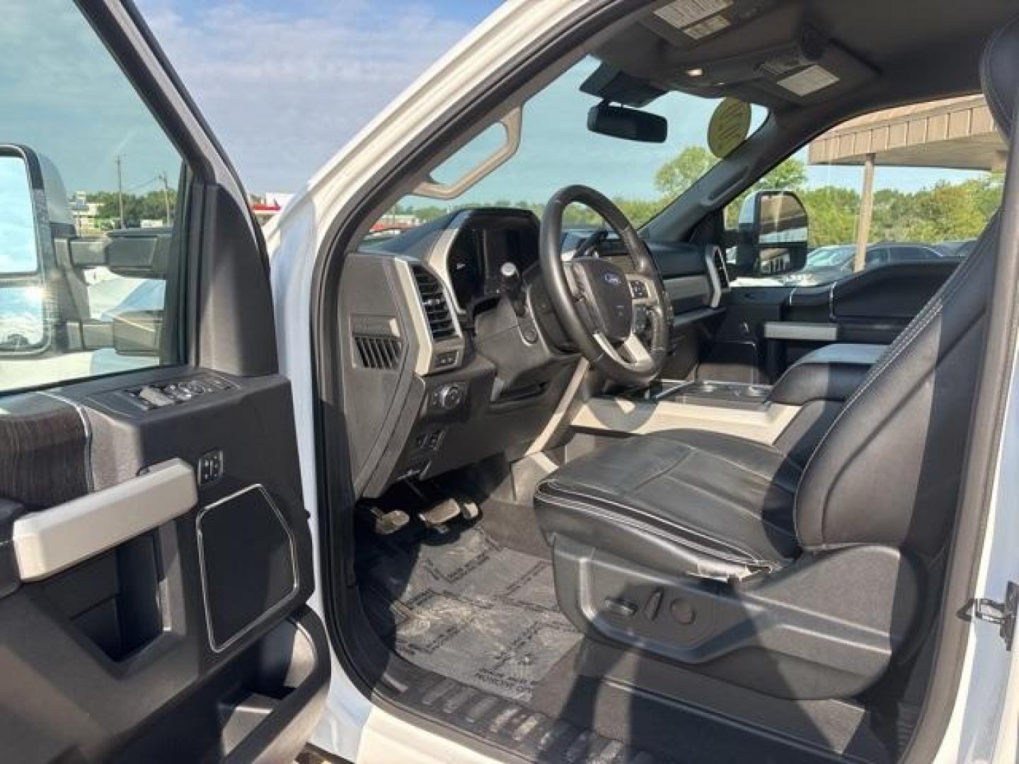 2020 Oxford White /Black Ford F-350SD Lariat (1FT8W3BT6LE) with an Power Stroke 6.7L V8 DI 32V OHV Turbodiesel engine, Automatic transmission, located at 1105 E Mulberry, Kaufman, TX, 75142, (972) 962-2151, 32.589550, -96.300926 - Oxford White 2020 Ford F-350SD 4D Crew Cab Lariat 4WD 10-Speed Automatic Power Stroke 6.7L V8 DI 32V OHV Turbodiesel 4WD.<br><br><br>Please call Paul Murrey Ford Inc. In Kaufman Texas A Family Dealership Since 1952 Serving the Dallas Fort Worth and East Texas areas for over 70 years. Please call 972 - Photo#10