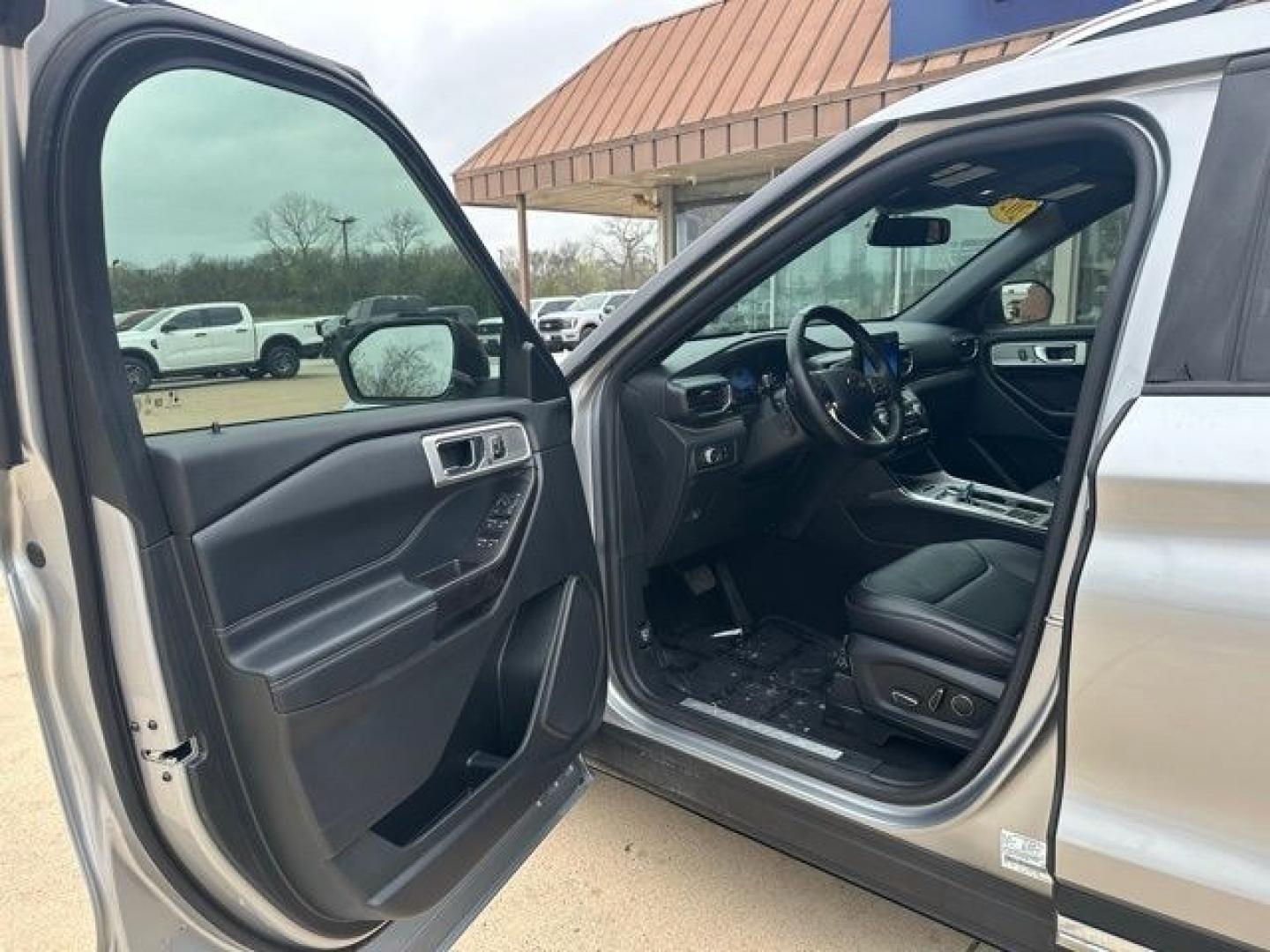 2020 Silver /Ebony With Light Slate Uppers Ford Explorer Limited (1FMSK7FH2LG) with an 2.3L EcoBoost I-4 engine, Automatic transmission, located at 1105 E Mulberry, Kaufman, TX, 75142, (972) 962-2151, 32.589550, -96.300926- Photo#7