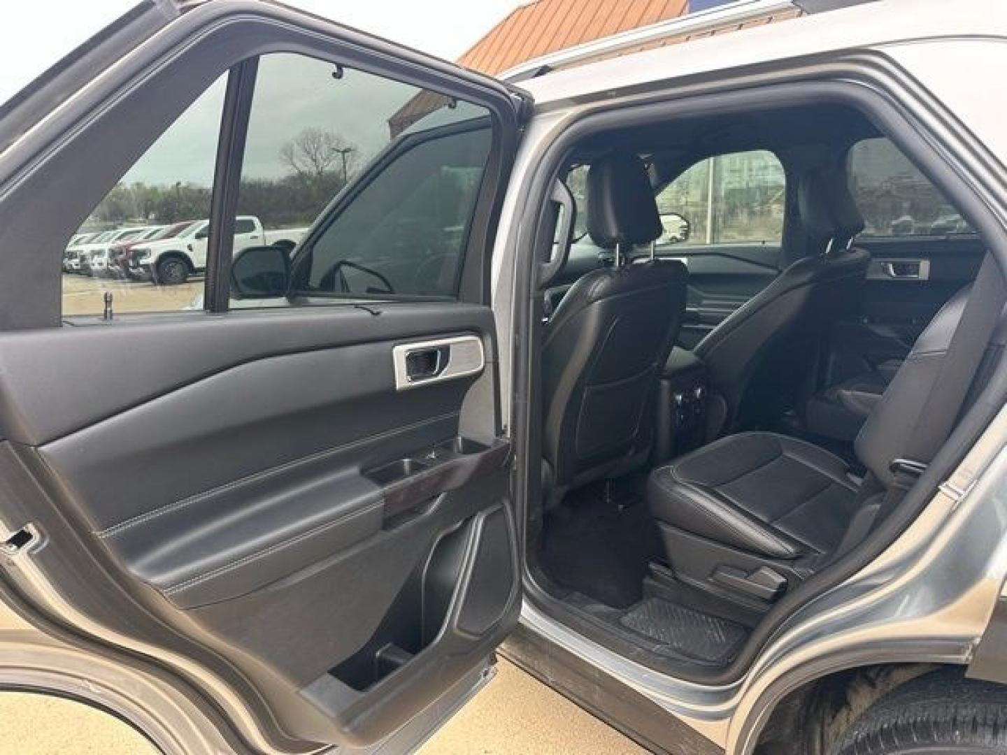 2020 Silver /Ebony With Light Slate Uppers Ford Explorer Limited (1FMSK7FH2LG) with an 2.3L EcoBoost I-4 engine, Automatic transmission, located at 1105 E Mulberry, Kaufman, TX, 75142, (972) 962-2151, 32.589550, -96.300926- Photo#13