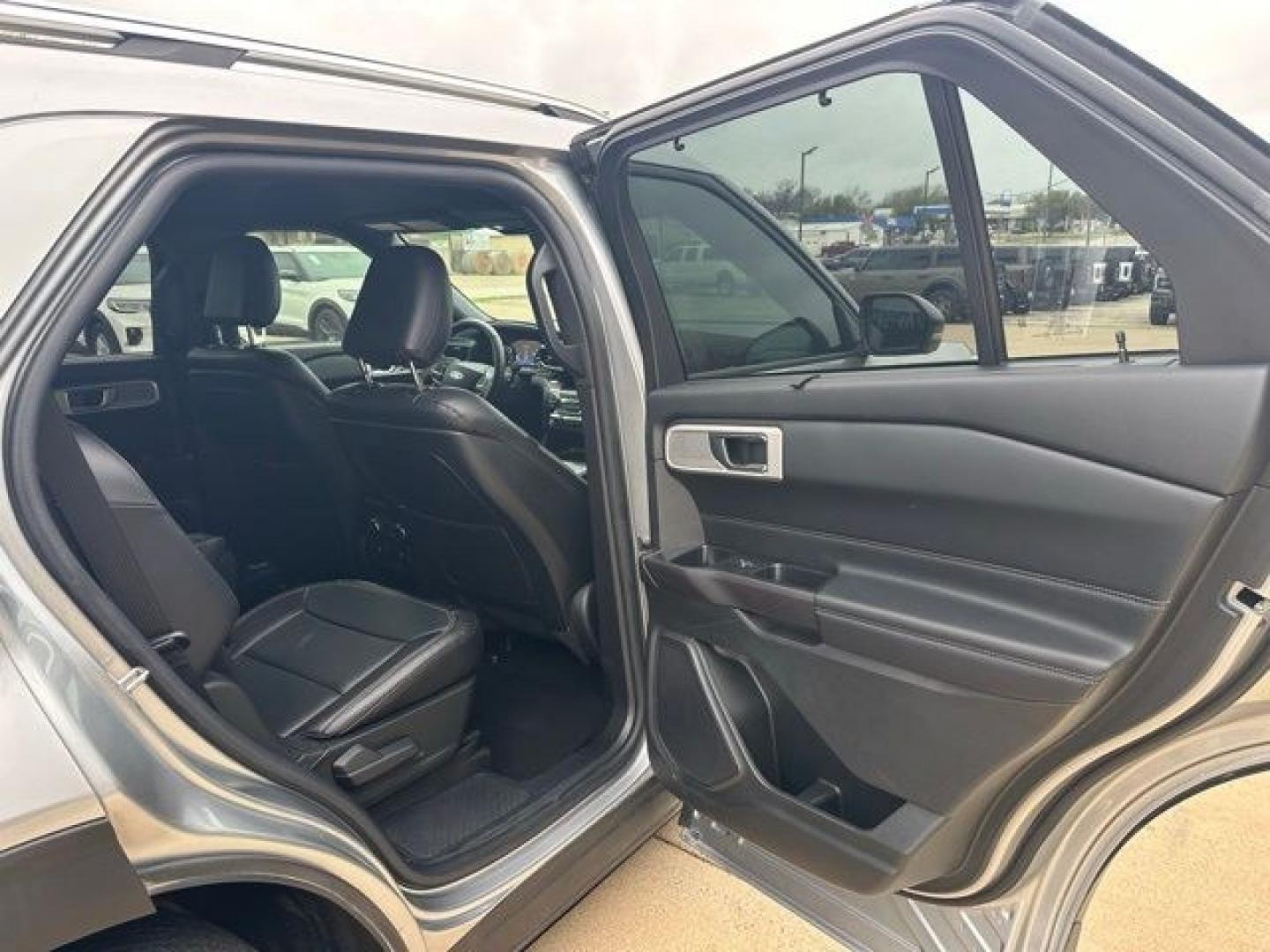 2020 Silver /Ebony With Light Slate Uppers Ford Explorer Limited (1FMSK7FH2LG) with an 2.3L EcoBoost I-4 engine, Automatic transmission, located at 1105 E Mulberry, Kaufman, TX, 75142, (972) 962-2151, 32.589550, -96.300926- Photo#16