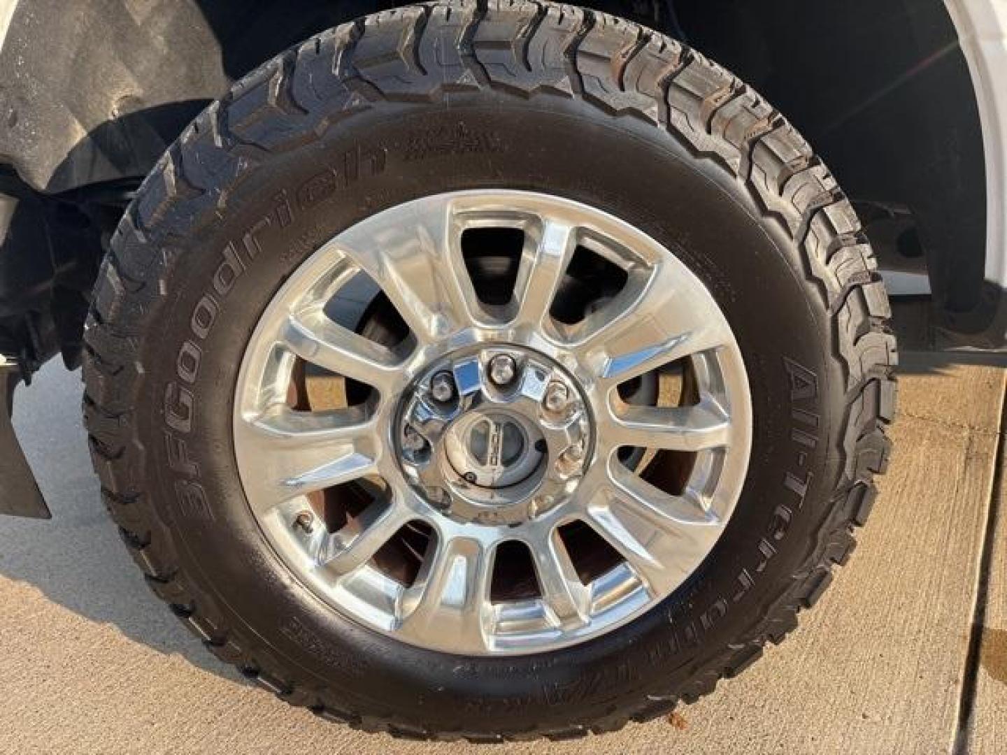 2021 White /Highland Tan Ford F-250SD Limited (1FT7W2BT1ME) with an Power Stroke 6.7L V8 DI 32V OHV Turbodiesel engine, Automatic transmission, located at 1105 E Mulberry, Kaufman, TX, 75142, (972) 962-2151, 32.589550, -96.300926 - White 2021 Ford F-250SD 4D Crew Cab Limited 4WD 10-Speed Automatic Power Stroke 6.7L V8 DI 32V OHV Turbodiesel 4WD.<br><br><br>Please call Paul Murrey Ford Inc. In Kaufman Texas A Family Dealership Since 1952 Serving the Dallas Fort Worth and East Texas areas for over 70 years. Please call 972-962-2 - Photo#8