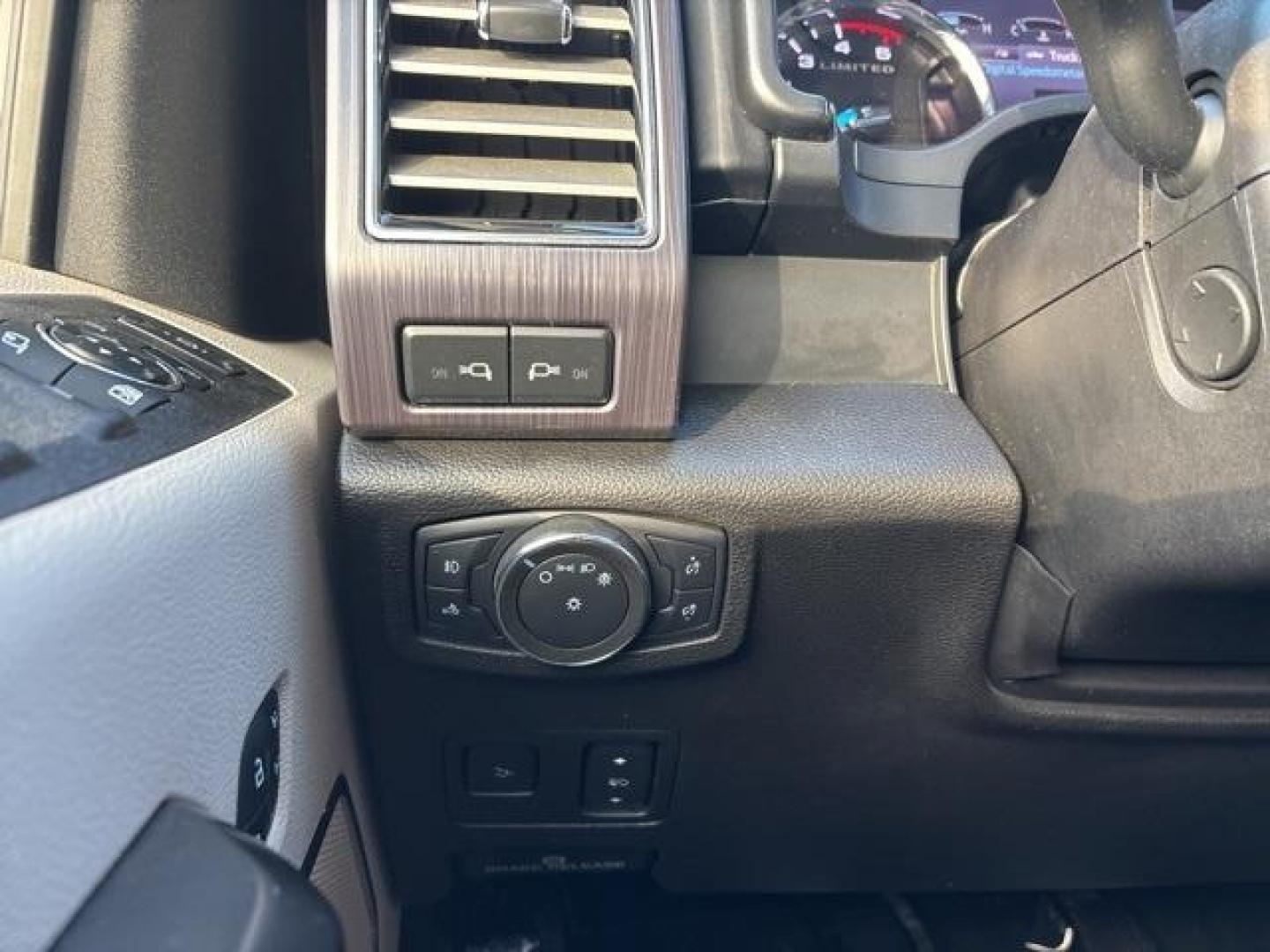 2021 White /Highland Tan Ford F-250SD Limited (1FT7W2BT1ME) with an Power Stroke 6.7L V8 DI 32V OHV Turbodiesel engine, Automatic transmission, located at 1105 E Mulberry, Kaufman, TX, 75142, (972) 962-2151, 32.589550, -96.300926 - White 2021 Ford F-250SD 4D Crew Cab Limited 4WD 10-Speed Automatic Power Stroke 6.7L V8 DI 32V OHV Turbodiesel 4WD.<br><br><br>Please call Paul Murrey Ford Inc. In Kaufman Texas A Family Dealership Since 1952 Serving the Dallas Fort Worth and East Texas areas for over 70 years. Please call 972-962-2 - Photo#29