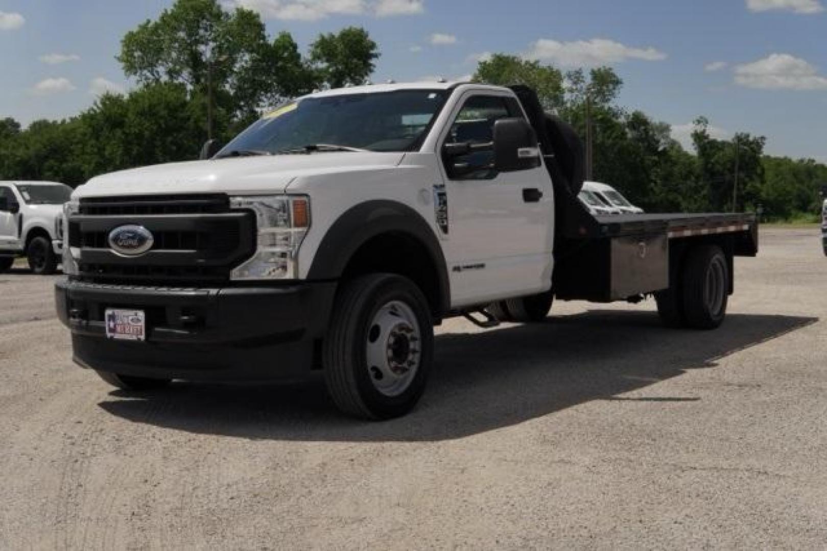 2021 Oxford White /Medium Earth Gray Ford F-450SD XL (1FDUF4GT7MD) with an Power Stroke 6.7L V8 DI 32V OHV Turbodiesel engine, Automatic transmission, located at 1105 E Mulberry, Kaufman, TX, 75142, (972) 962-2151, 32.589550, -96.300926 - Oxford White 2021 Ford F-450SD 2D Standard Cab XL DRW RWD 10-Speed Automatic Power Stroke 6.7L V8 DI 32V OHV Turbodiesel<br><br><br>Recent Arrival!<br><br><br>Please call Paul Murrey Ford Inc. In Kaufman Texas A Family Dealership Since 1952 Serving the Dallas Fort Worth and East Texas areas for over - Photo#0