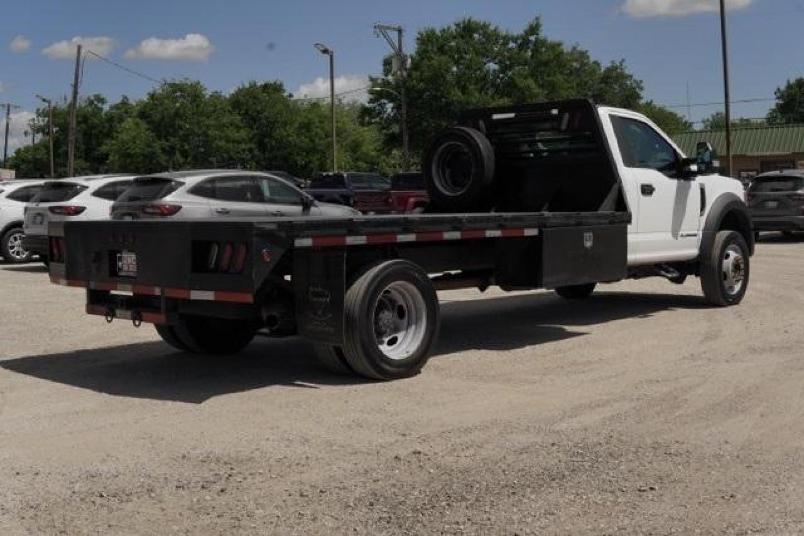 2021 Oxford White /Medium Earth Gray Ford F-450SD XL (1FDUF4GT7MD) with an Power Stroke 6.7L V8 DI 32V OHV Turbodiesel engine, Automatic transmission, located at 1105 E Mulberry, Kaufman, TX, 75142, (972) 962-2151, 32.589550, -96.300926 - Oxford White 2021 Ford F-450SD 2D Standard Cab XL DRW RWD 10-Speed Automatic Power Stroke 6.7L V8 DI 32V OHV Turbodiesel<br><br><br>Recent Arrival!<br><br><br>Please call Paul Murrey Ford Inc. In Kaufman Texas A Family Dealership Since 1952 Serving the Dallas Fort Worth and East Texas areas for over - Photo#4