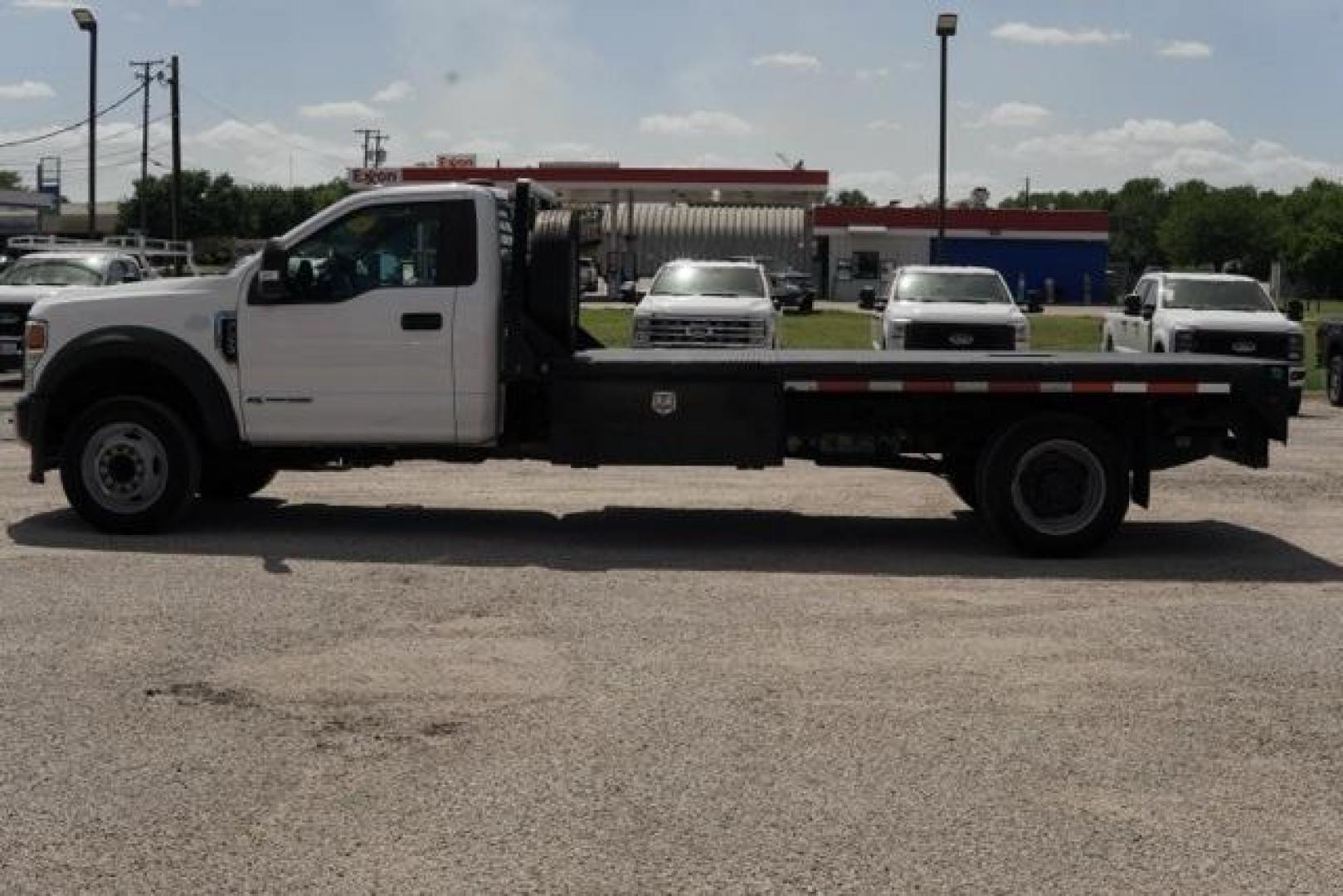 2021 Oxford White /Medium Earth Gray Ford F-450SD XL (1FDUF4GT7MD) with an Power Stroke 6.7L V8 DI 32V OHV Turbodiesel engine, Automatic transmission, located at 1105 E Mulberry, Kaufman, TX, 75142, (972) 962-2151, 32.589550, -96.300926 - Oxford White 2021 Ford F-450SD 2D Standard Cab XL DRW RWD 10-Speed Automatic Power Stroke 6.7L V8 DI 32V OHV Turbodiesel<br><br><br>Recent Arrival!<br><br><br>Please call Paul Murrey Ford Inc. In Kaufman Texas A Family Dealership Since 1952 Serving the Dallas Fort Worth and East Texas areas for over - Photo#7