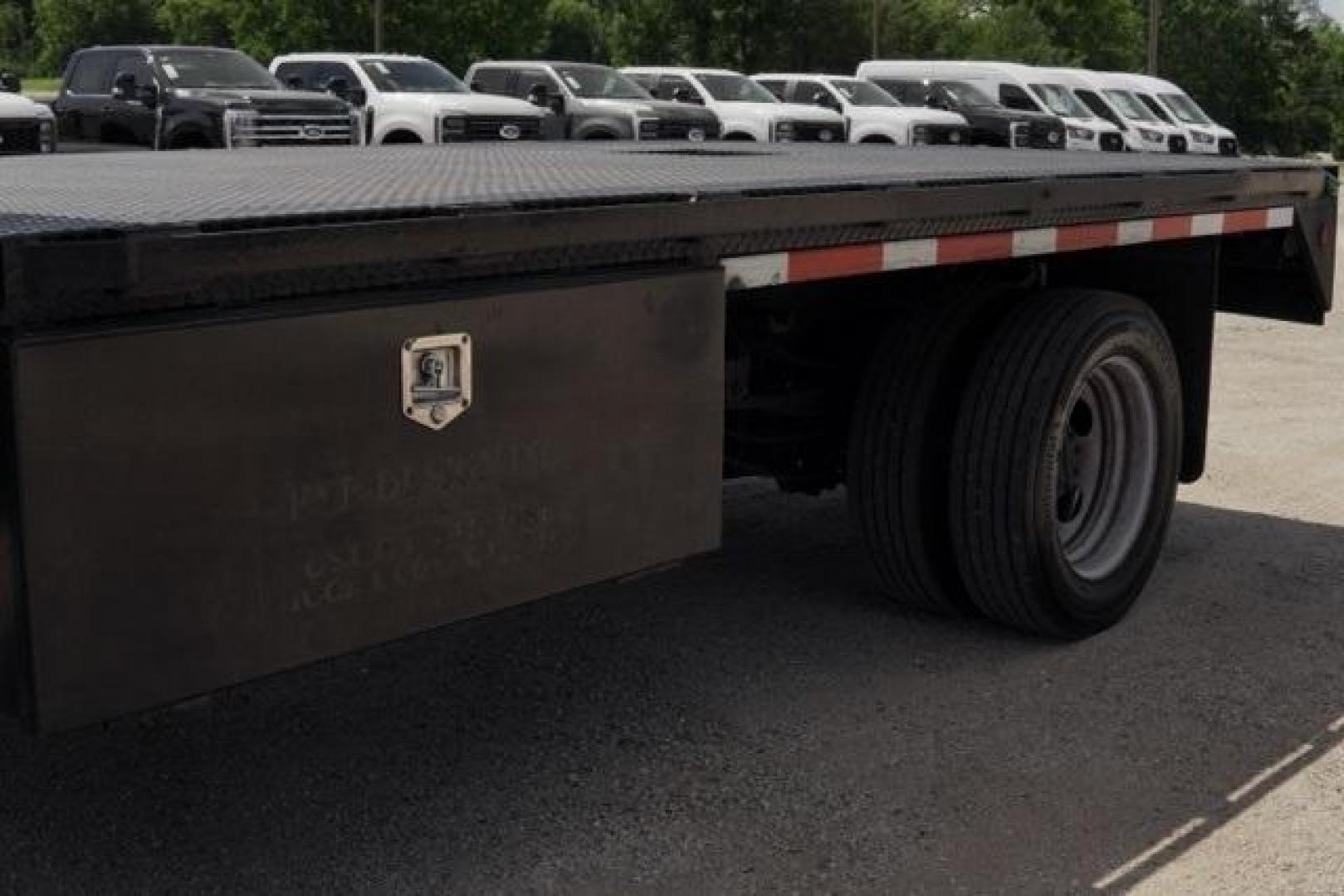 2021 Oxford White /Medium Earth Gray Ford F-450SD XL (1FDUF4GT7MD) with an Power Stroke 6.7L V8 DI 32V OHV Turbodiesel engine, Automatic transmission, located at 1105 E Mulberry, Kaufman, TX, 75142, (972) 962-2151, 32.589550, -96.300926 - Oxford White 2021 Ford F-450SD 2D Standard Cab XL DRW RWD 10-Speed Automatic Power Stroke 6.7L V8 DI 32V OHV Turbodiesel<br><br><br>Recent Arrival!<br><br><br>Please call Paul Murrey Ford Inc. In Kaufman Texas A Family Dealership Since 1952 Serving the Dallas Fort Worth and East Texas areas for over - Photo#8