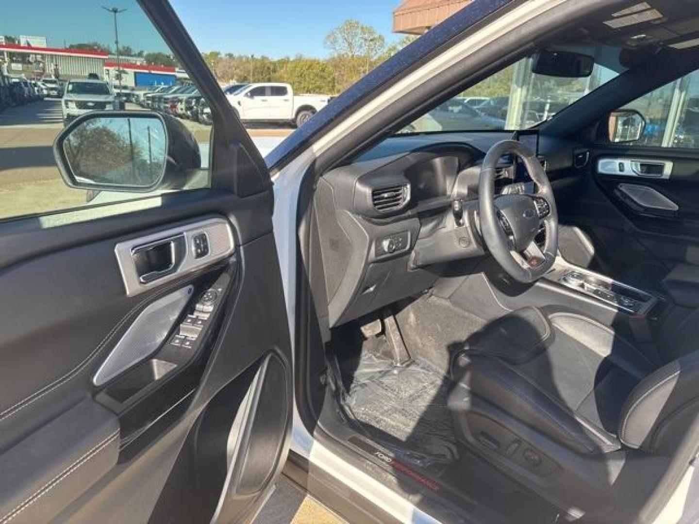 2021 White /Ebony With Light Slate Uppers Ford Explorer ST (1FM5K8GC2MG) with an 3.0L EcoBoost V6 engine, Automatic transmission, located at 1105 E Mulberry, Kaufman, TX, 75142, (972) 962-2151, 32.589550, -96.300926 - White 2021 Ford Explorer 4D Sport Utility ST 4WD 10-Speed Automatic 3.0L EcoBoost V6 4WD.<br><br><br>Please call Paul Murrey Ford Inc. In Kaufman Texas A Family Dealership Since 1952 Serving the Dallas Fort Worth and East Texas areas for over 70 years. Please call 972-962-2151 www.murreyford.com www - Photo#8