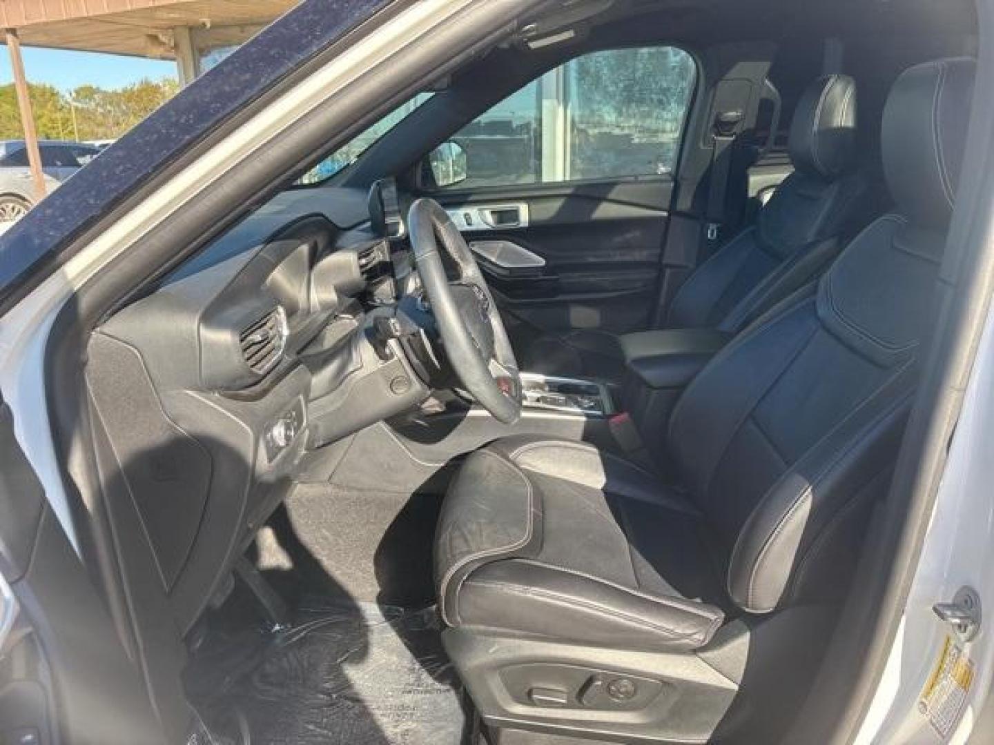 2021 White /Ebony With Light Slate Uppers Ford Explorer ST (1FM5K8GC2MG) with an 3.0L EcoBoost V6 engine, Automatic transmission, located at 1105 E Mulberry, Kaufman, TX, 75142, (972) 962-2151, 32.589550, -96.300926 - White 2021 Ford Explorer 4D Sport Utility ST 4WD 10-Speed Automatic 3.0L EcoBoost V6 4WD.<br><br><br>Please call Paul Murrey Ford Inc. In Kaufman Texas A Family Dealership Since 1952 Serving the Dallas Fort Worth and East Texas areas for over 70 years. Please call 972-962-2151 www.murreyford.com www - Photo#9