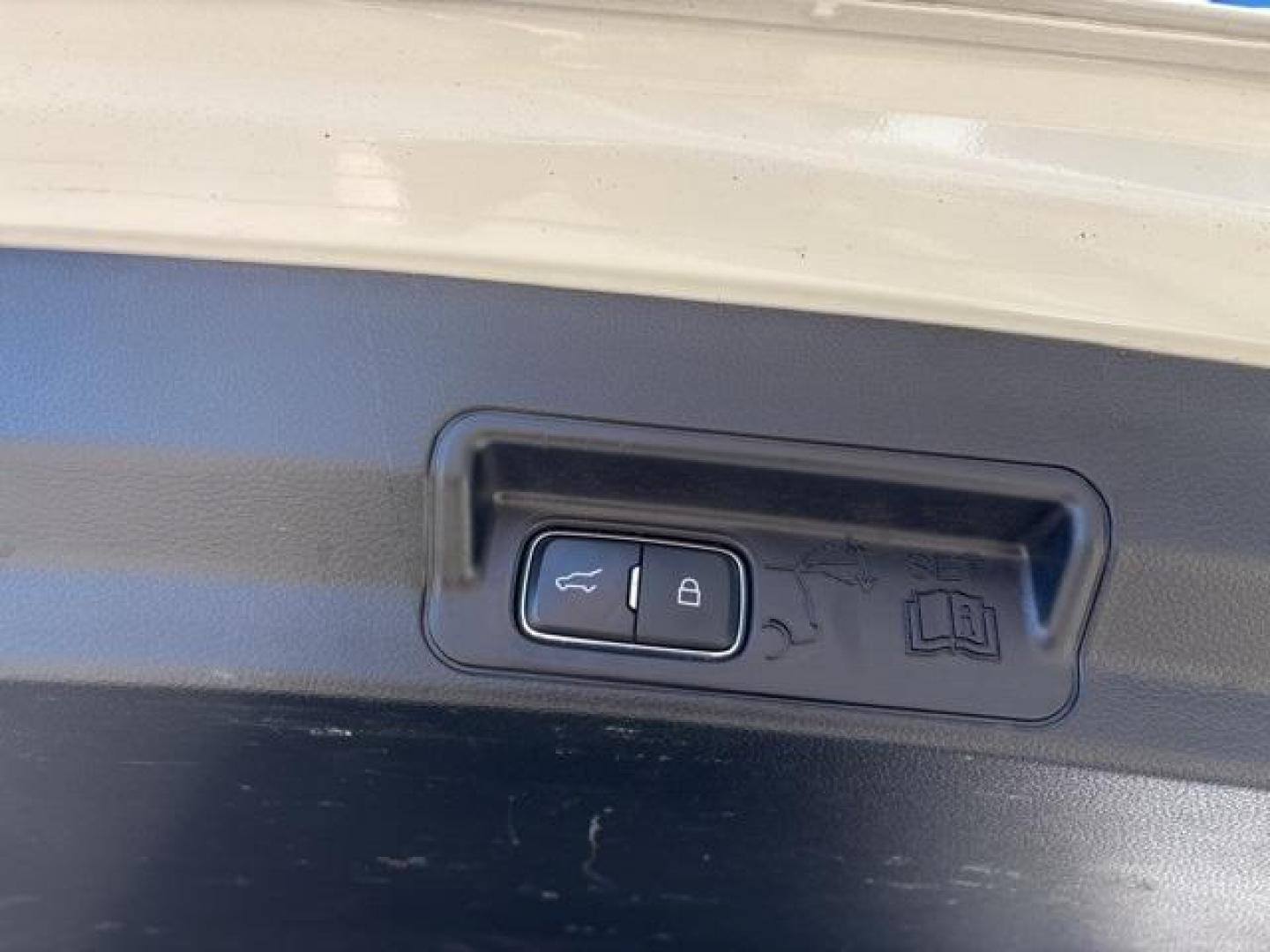 2021 White /Ebony With Light Slate Uppers Ford Explorer ST (1FM5K8GC2MG) with an 3.0L EcoBoost V6 engine, Automatic transmission, located at 1105 E Mulberry, Kaufman, TX, 75142, (972) 962-2151, 32.589550, -96.300926 - White 2021 Ford Explorer 4D Sport Utility ST 4WD 10-Speed Automatic 3.0L EcoBoost V6 4WD.<br><br><br>Please call Paul Murrey Ford Inc. In Kaufman Texas A Family Dealership Since 1952 Serving the Dallas Fort Worth and East Texas areas for over 70 years. Please call 972-962-2151 www.murreyford.com www - Photo#16