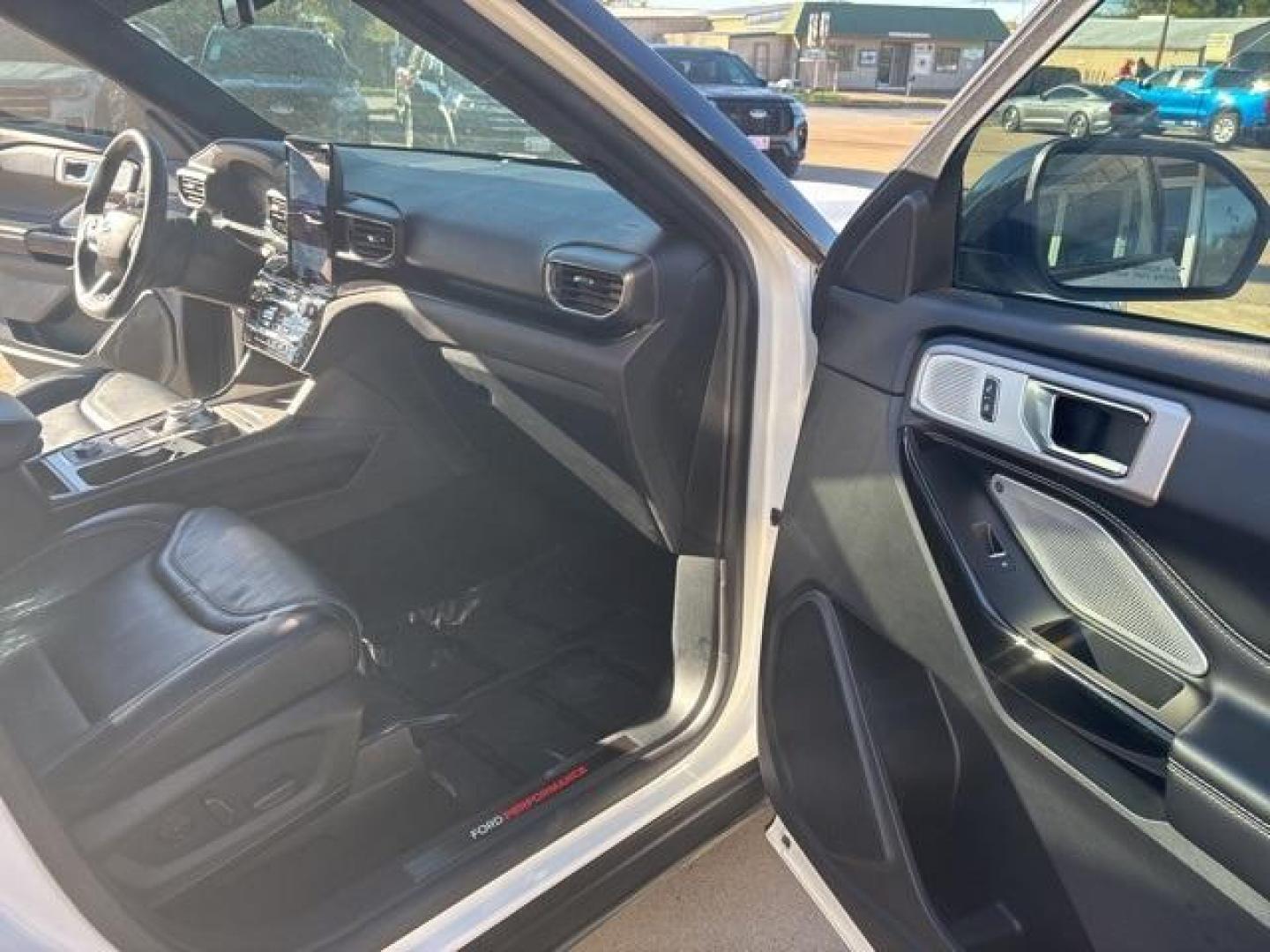 2021 White /Ebony With Light Slate Uppers Ford Explorer ST (1FM5K8GC2MG) with an 3.0L EcoBoost V6 engine, Automatic transmission, located at 1105 E Mulberry, Kaufman, TX, 75142, (972) 962-2151, 32.589550, -96.300926 - White 2021 Ford Explorer 4D Sport Utility ST 4WD 10-Speed Automatic 3.0L EcoBoost V6 4WD.<br><br><br>Please call Paul Murrey Ford Inc. In Kaufman Texas A Family Dealership Since 1952 Serving the Dallas Fort Worth and East Texas areas for over 70 years. Please call 972-962-2151 www.murreyford.com www - Photo#17