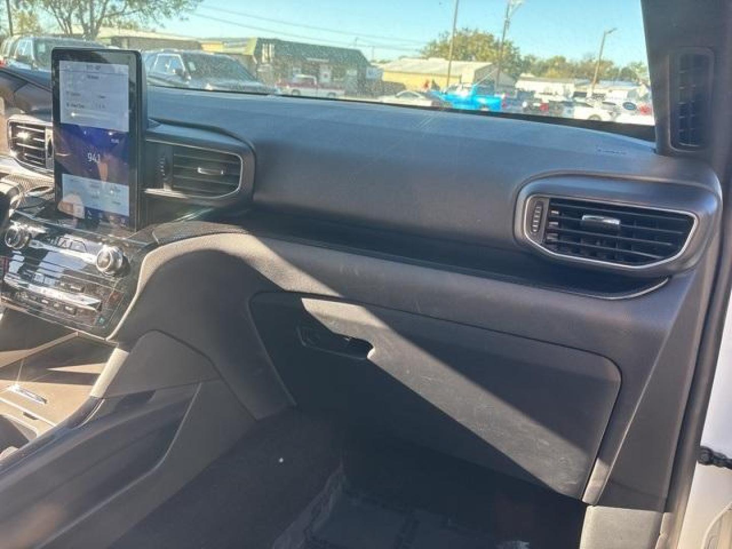 2021 White /Ebony With Light Slate Uppers Ford Explorer ST (1FM5K8GC2MG) with an 3.0L EcoBoost V6 engine, Automatic transmission, located at 1105 E Mulberry, Kaufman, TX, 75142, (972) 962-2151, 32.589550, -96.300926 - White 2021 Ford Explorer 4D Sport Utility ST 4WD 10-Speed Automatic 3.0L EcoBoost V6 4WD.<br><br><br>Please call Paul Murrey Ford Inc. In Kaufman Texas A Family Dealership Since 1952 Serving the Dallas Fort Worth and East Texas areas for over 70 years. Please call 972-962-2151 www.murreyford.com www - Photo#19