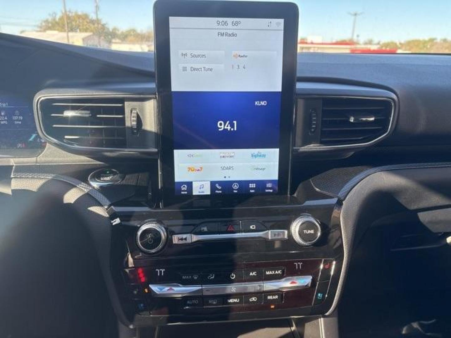 2021 White /Ebony With Light Slate Uppers Ford Explorer ST (1FM5K8GC2MG) with an 3.0L EcoBoost V6 engine, Automatic transmission, located at 1105 E Mulberry, Kaufman, TX, 75142, (972) 962-2151, 32.589550, -96.300926 - White 2021 Ford Explorer 4D Sport Utility ST 4WD 10-Speed Automatic 3.0L EcoBoost V6 4WD.<br><br><br>Please call Paul Murrey Ford Inc. In Kaufman Texas A Family Dealership Since 1952 Serving the Dallas Fort Worth and East Texas areas for over 70 years. Please call 972-962-2151 www.murreyford.com www - Photo#23