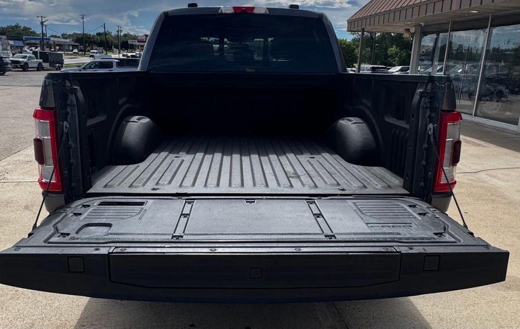 2021 Gray Metallic /Black Ford F-150 Lariat (1FTFW1E85MK) with an 3.5L V6 EcoBoost engine, Automatic transmission, located at 1105 E Mulberry, Kaufman, TX, 75142, (972) 962-2151, 32.589550, -96.300926 - Gray Metallic 2021 Ford F-150 4D SuperCrew Lariat 4WD 10-Speed Automatic 3.5L V6 EcoBoost 4WD. Priced below KBB Fair Purchase Price!<br><br><br>Awards:<br> * NACTOY 2021 North American Truck of the Year<br>Please call Paul Murrey Ford Inc. In Kaufman Texas A Family Dealership Since 1952 Serving the - Photo#6
