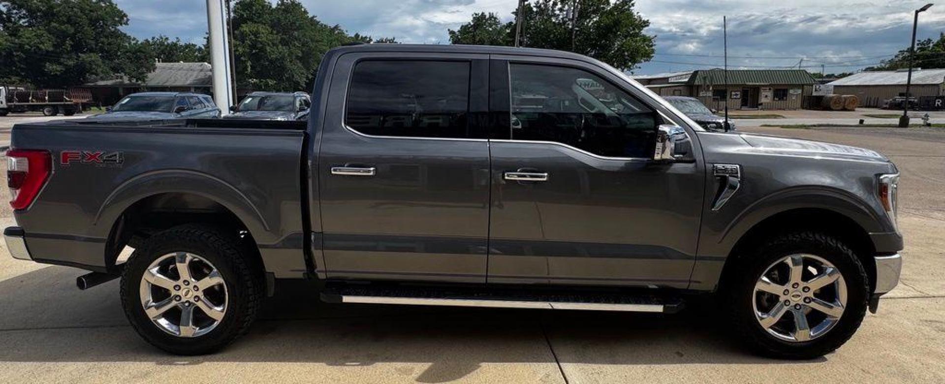 2021 Gray Metallic /Black Ford F-150 Lariat (1FTFW1E85MK) with an 3.5L V6 EcoBoost engine, Automatic transmission, located at 1105 E Mulberry, Kaufman, TX, 75142, (972) 962-2151, 32.589550, -96.300926 - Gray Metallic 2021 Ford F-150 4D SuperCrew Lariat 4WD 10-Speed Automatic 3.5L V6 EcoBoost 4WD. Priced below KBB Fair Purchase Price!<br><br><br>Awards:<br> * NACTOY 2021 North American Truck of the Year<br>Please call Paul Murrey Ford Inc. In Kaufman Texas A Family Dealership Since 1952 Serving the - Photo#8