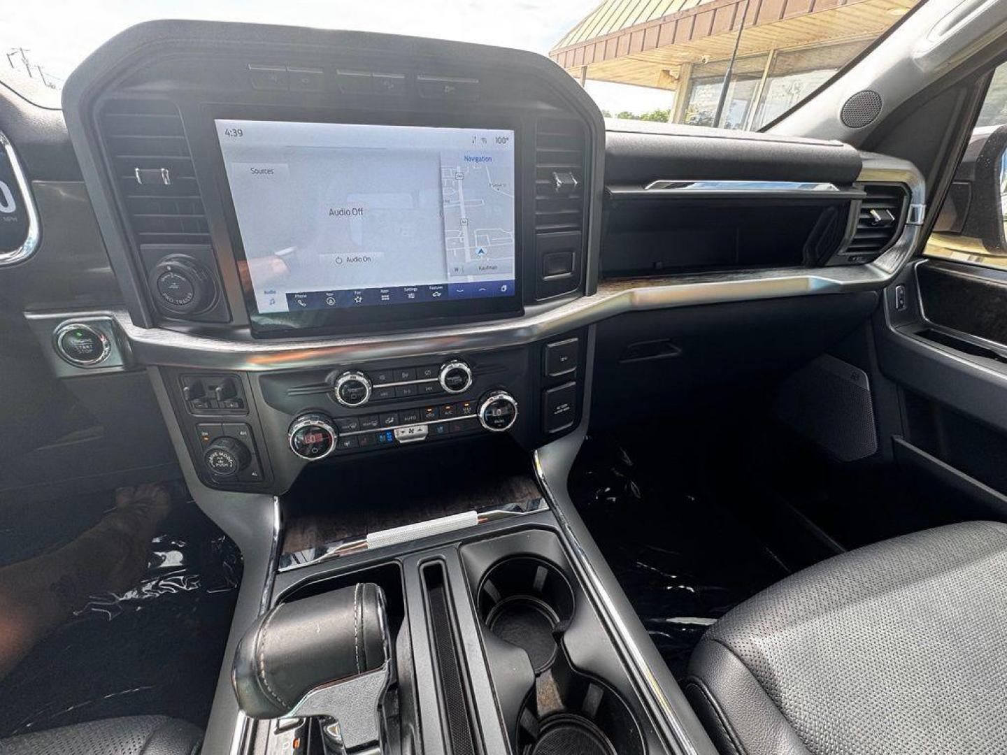 2021 Gray Metallic /Black Ford F-150 Lariat (1FTFW1E85MK) with an 3.5L V6 EcoBoost engine, Automatic transmission, located at 1105 E Mulberry, Kaufman, TX, 75142, (972) 962-2151, 32.589550, -96.300926 - Gray Metallic 2021 Ford F-150 4D SuperCrew Lariat 4WD 10-Speed Automatic 3.5L V6 EcoBoost 4WD. Priced below KBB Fair Purchase Price!<br><br><br>Awards:<br> * NACTOY 2021 North American Truck of the Year<br>Please call Paul Murrey Ford Inc. In Kaufman Texas A Family Dealership Since 1952 Serving the - Photo#17