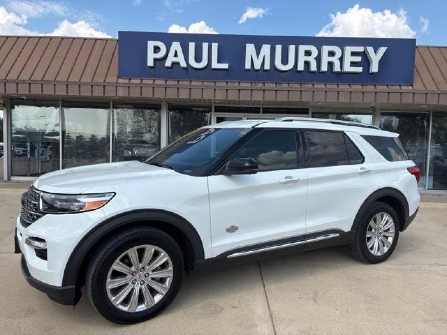 2021 White /Java Ford Explorer King Ranch (1FM5K8LC8MG) with an 3.0L EcoBoost V6 engine, Automatic transmission, located at 1105 E Mulberry, Kaufman, TX, 75142, (972) 962-2151, 32.589550, -96.300926 - White 2021 Ford Explorer 4D Sport Utility King Ranch 4WD 10-Speed Automatic 3.0L EcoBoost V6 4WD.<br><br><br>Please call Paul Murrey Ford Inc. In Kaufman Texas A Family Dealership Since 1952 Serving the Dallas Fort Worth and East Texas areas for over 70 years. Please call 972-962-2151 www.murreyford - Photo#0