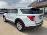 2021 White /Java Ford Explorer King Ranch (1FM5K8LC8MG) with an 3.0L EcoBoost V6 engine, Automatic transmission, located at 1105 E Mulberry, Kaufman, TX, 75142, (972) 962-2151, 32.589550, -96.300926 - White 2021 Ford Explorer 4D Sport Utility King Ranch 4WD 10-Speed Automatic 3.0L EcoBoost V6 4WD.<br><br><br>Please call Paul Murrey Ford Inc. In Kaufman Texas A Family Dealership Since 1952 Serving the Dallas Fort Worth and East Texas areas for over 70 years. Please call 972-962-2151 www.murreyford - Photo#2