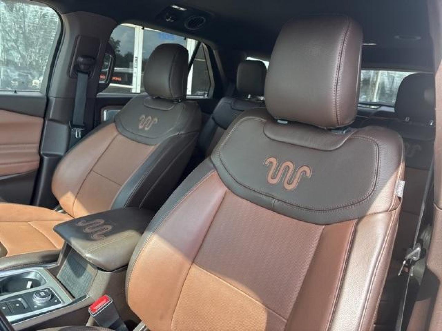 2021 White /Java Ford Explorer King Ranch (1FM5K8LC8MG) with an 3.0L EcoBoost V6 engine, Automatic transmission, located at 1105 E Mulberry, Kaufman, TX, 75142, (972) 962-2151, 32.589550, -96.300926 - White 2021 Ford Explorer 4D Sport Utility King Ranch 4WD 10-Speed Automatic 3.0L EcoBoost V6 4WD.<br><br><br>Please call Paul Murrey Ford Inc. In Kaufman Texas A Family Dealership Since 1952 Serving the Dallas Fort Worth and East Texas areas for over 70 years. Please call 972-962-2151 www.murreyford - Photo#10