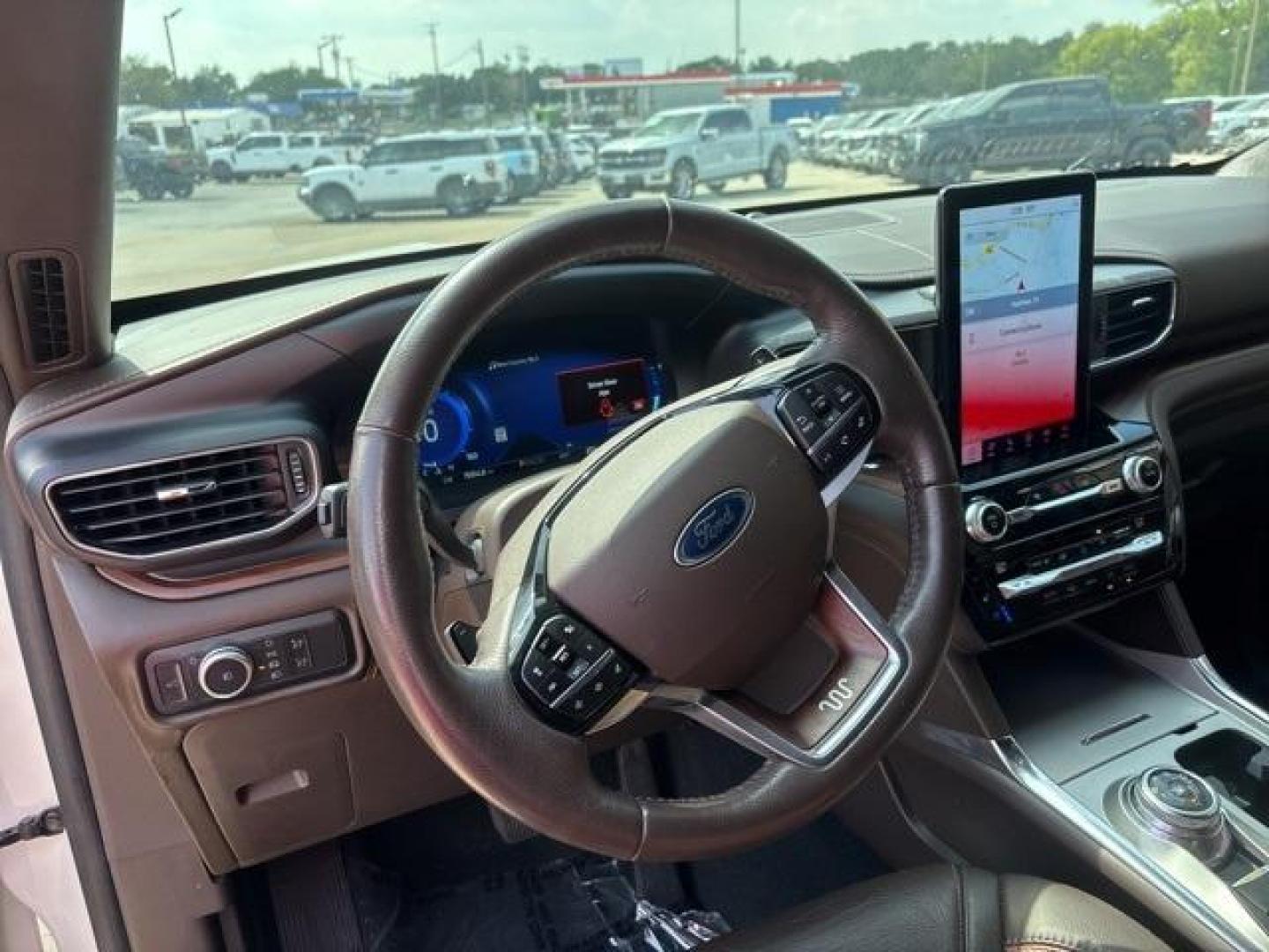 2021 White /Java Ford Explorer King Ranch (1FM5K8LC8MG) with an 3.0L EcoBoost V6 engine, Automatic transmission, located at 1105 E Mulberry, Kaufman, TX, 75142, (972) 962-2151, 32.589550, -96.300926 - White 2021 Ford Explorer 4D Sport Utility King Ranch 4WD 10-Speed Automatic 3.0L EcoBoost V6 4WD.<br><br><br>Please call Paul Murrey Ford Inc. In Kaufman Texas A Family Dealership Since 1952 Serving the Dallas Fort Worth and East Texas areas for over 70 years. Please call 972-962-2151 www.murreyford - Photo#11