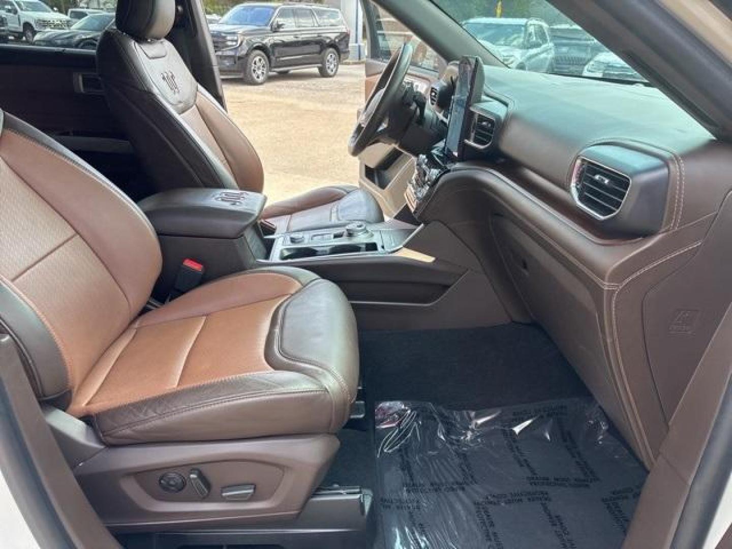 2021 White /Java Ford Explorer King Ranch (1FM5K8LC8MG) with an 3.0L EcoBoost V6 engine, Automatic transmission, located at 1105 E Mulberry, Kaufman, TX, 75142, (972) 962-2151, 32.589550, -96.300926 - White 2021 Ford Explorer 4D Sport Utility King Ranch 4WD 10-Speed Automatic 3.0L EcoBoost V6 4WD.<br><br><br>Please call Paul Murrey Ford Inc. In Kaufman Texas A Family Dealership Since 1952 Serving the Dallas Fort Worth and East Texas areas for over 70 years. Please call 972-962-2151 www.murreyford - Photo#17